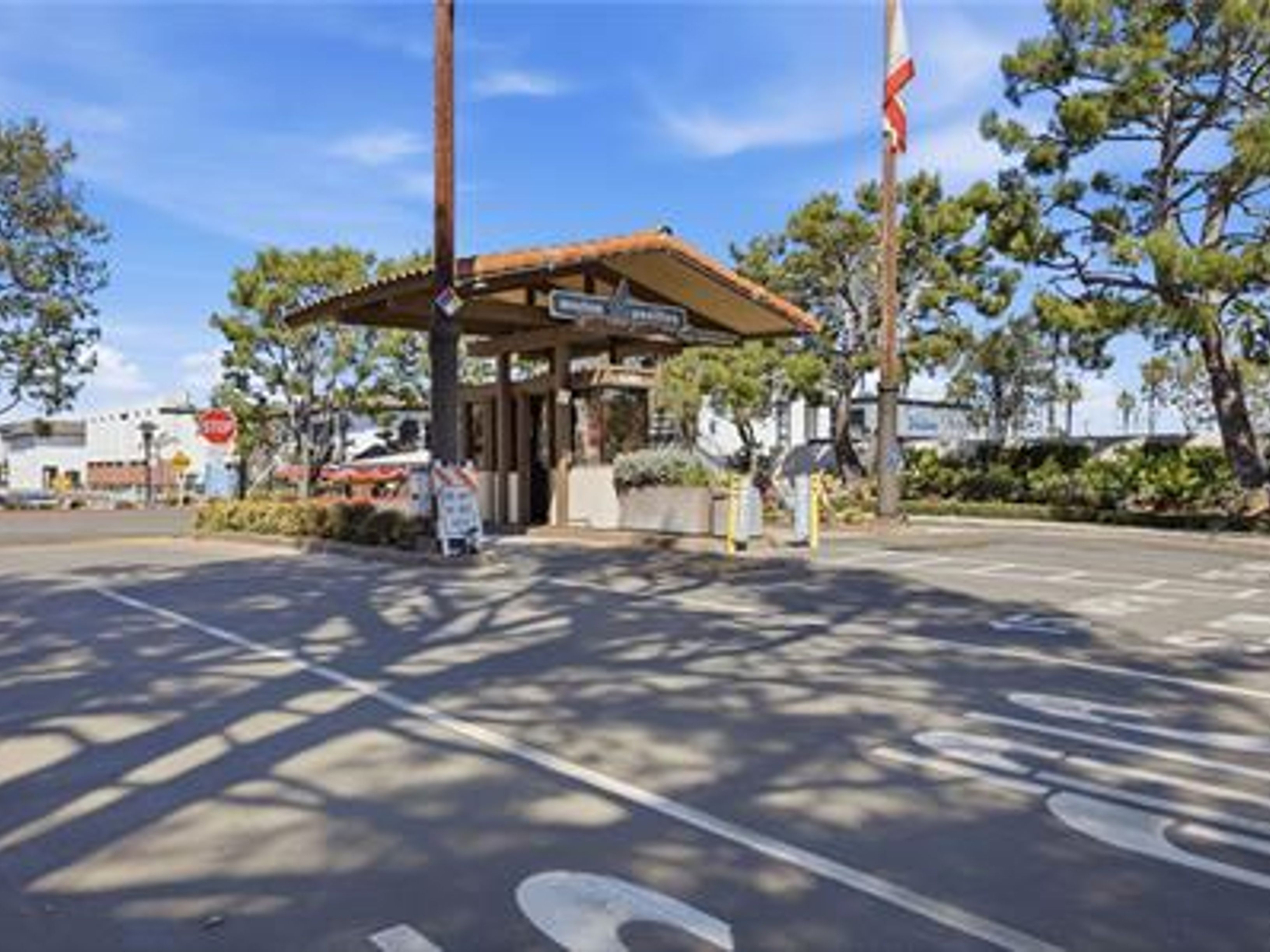  7202 Marina Pacifica Drive South, Long Beach, CA 90803 - 物件實景