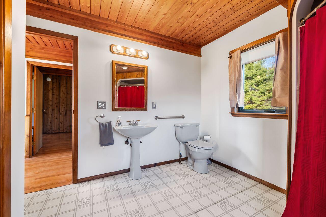 Harrison, Maine, 04040, United States, 3 Bedrooms Bedrooms, ,3 BathroomsBathrooms,Residential,For Sale,1991420