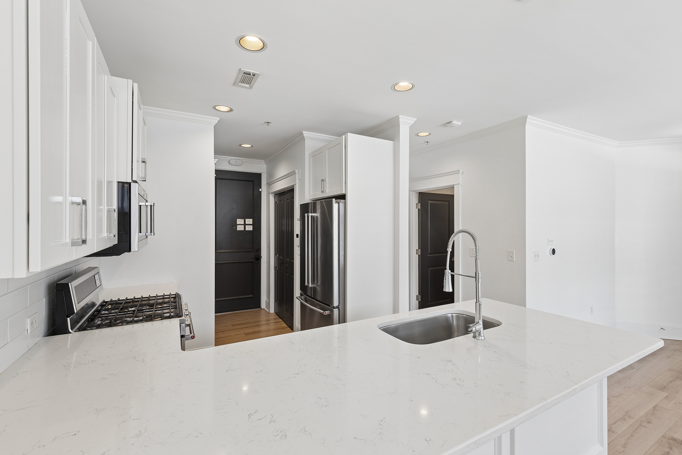 Exceptional Corner Residence in the Vibrant Heart of Midtown - 物件實景