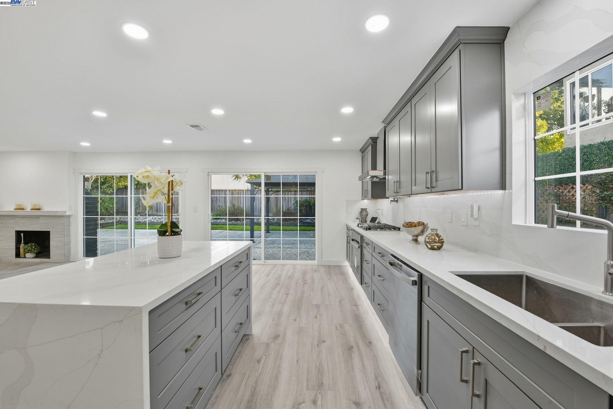 Union City, California, 94587, United States, 3 Bedrooms Bedrooms, ,2 BathroomsBathrooms,Residential,For Sale,2002986