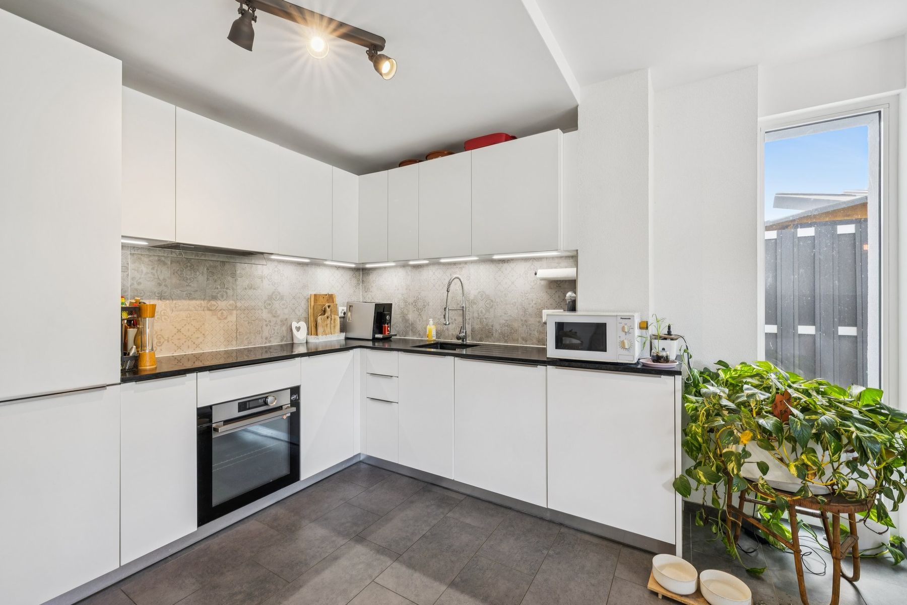 Contemporary semi-detached villa with private garden and panoramic terrace - 物件實景