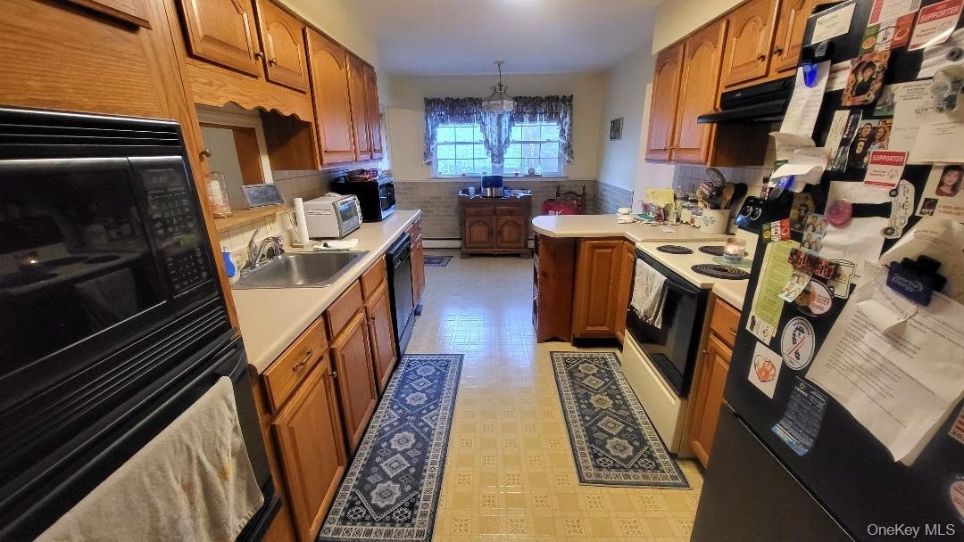 Poughkeepsie, New York, 12603, United States, 5 Bedrooms Bedrooms, ,3 BathroomsBathrooms,Residential,For Sale,1996427