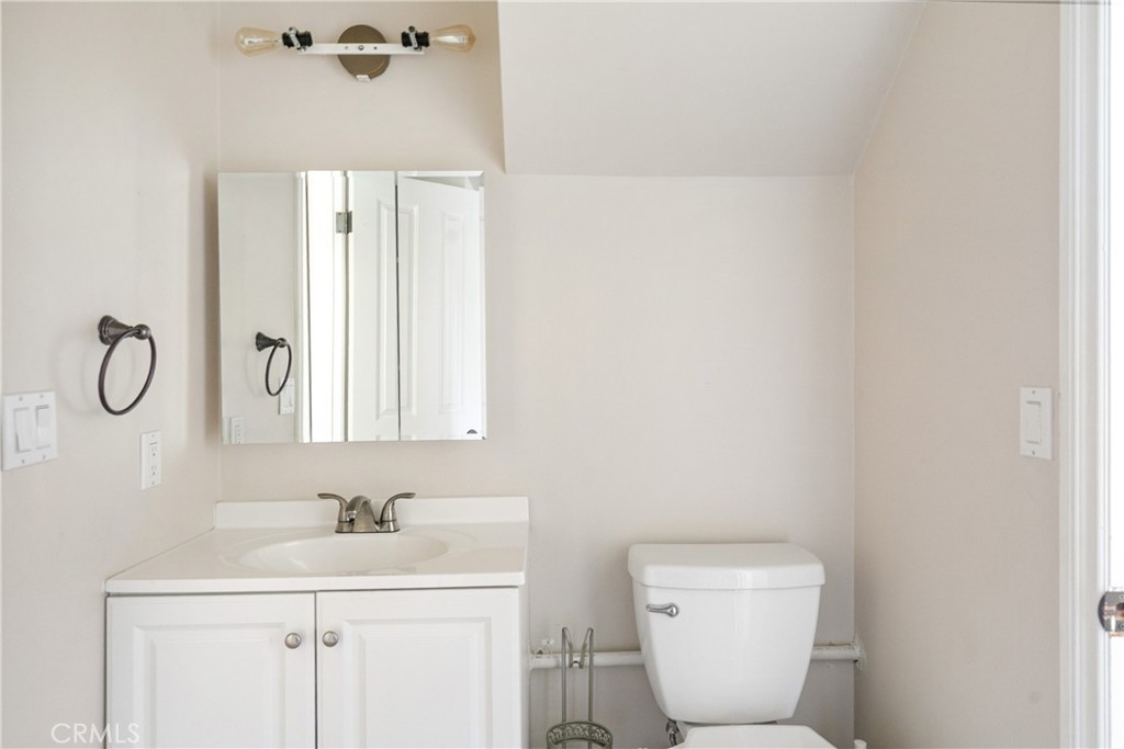 Lake Arrowhead, California, 92352, United States, 4 Bedrooms Bedrooms, ,3 BathroomsBathrooms,Residential,For Sale,2003033