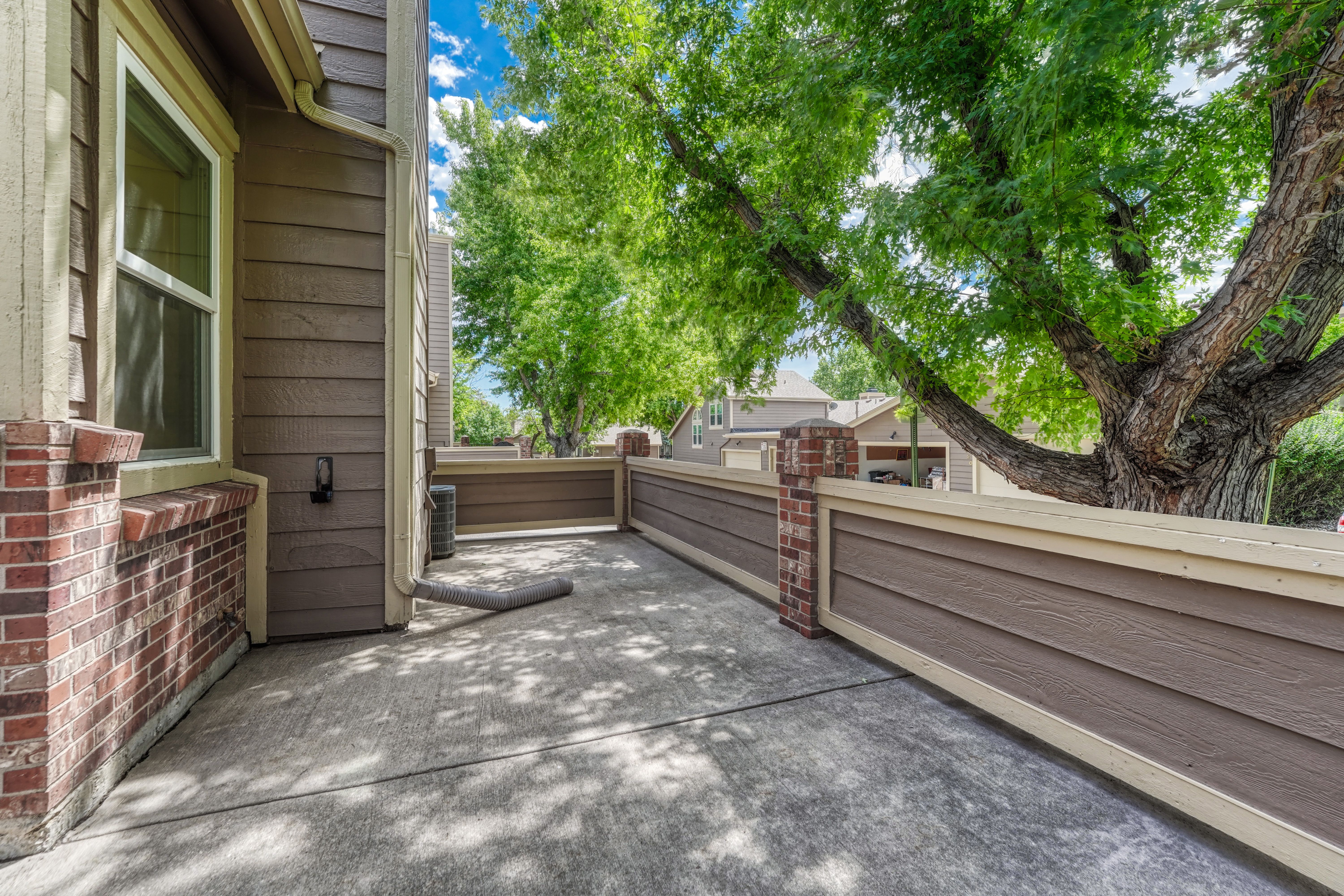  Rockrimmon Townhome with Trail Access & Private Patio - 物件實景