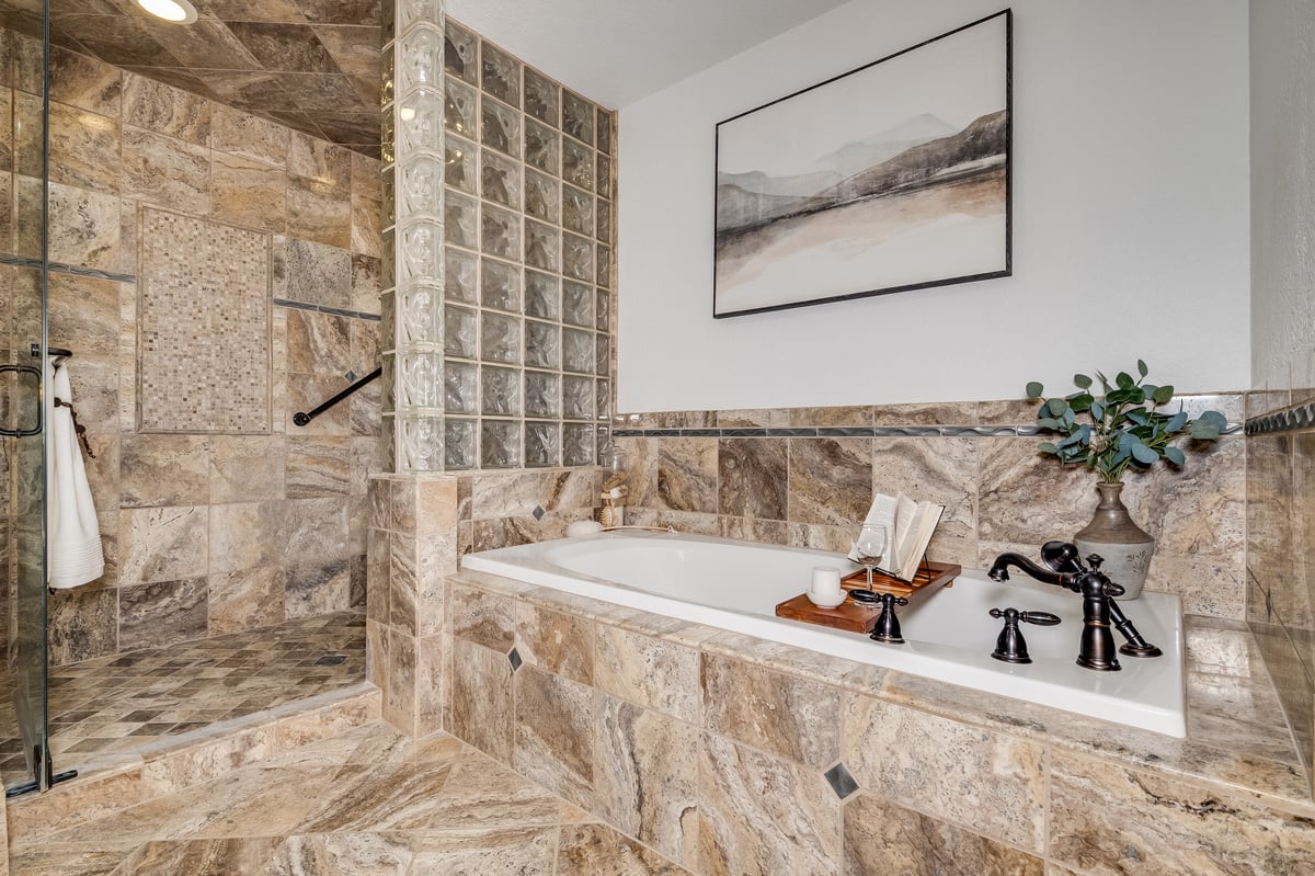 Cheyenne, Wyoming, 82009, United States, 5 Bedrooms Bedrooms, ,3 BathroomsBathrooms,Residential,For Sale,1981305