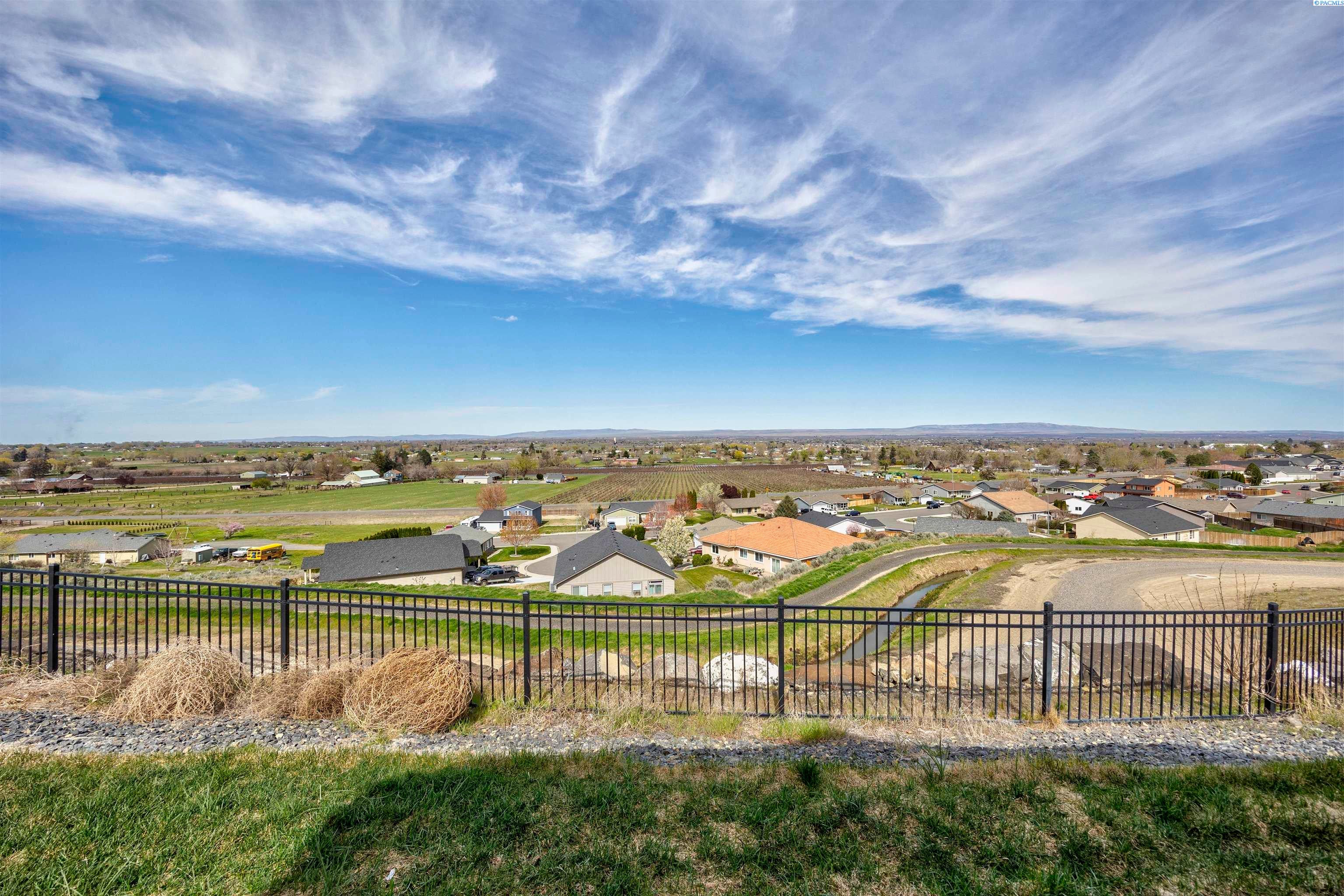 Prosser, Washington, 99350, United States, 3 Bedrooms Bedrooms, ,1 BathroomBathrooms,Residential,For Sale,2032317