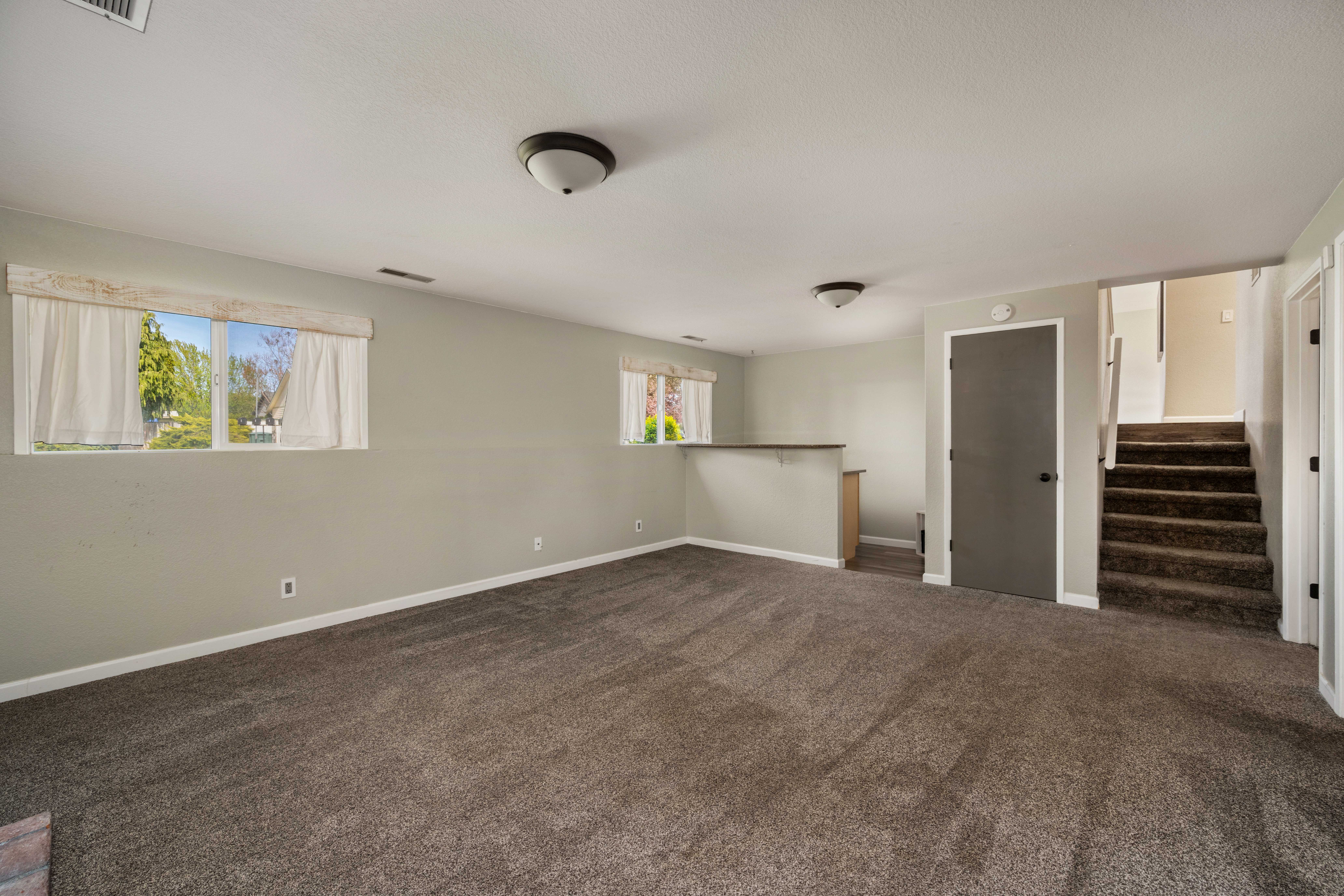  Beautifully Maintained Tri-Level Home - 物件實景