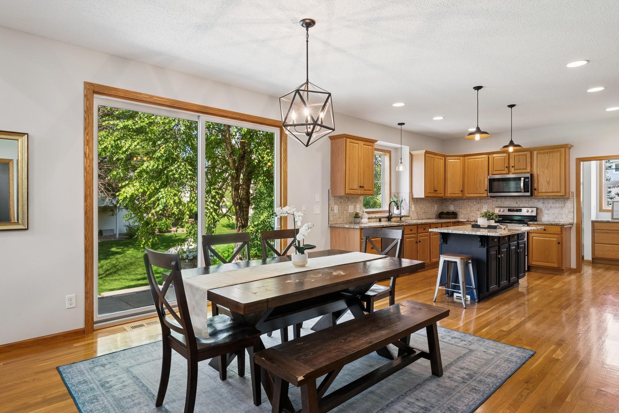 Woodbury, Minnesota, 55129, United States, 5 Bedrooms Bedrooms, ,3 BathroomsBathrooms,Residential,For Sale,1917665