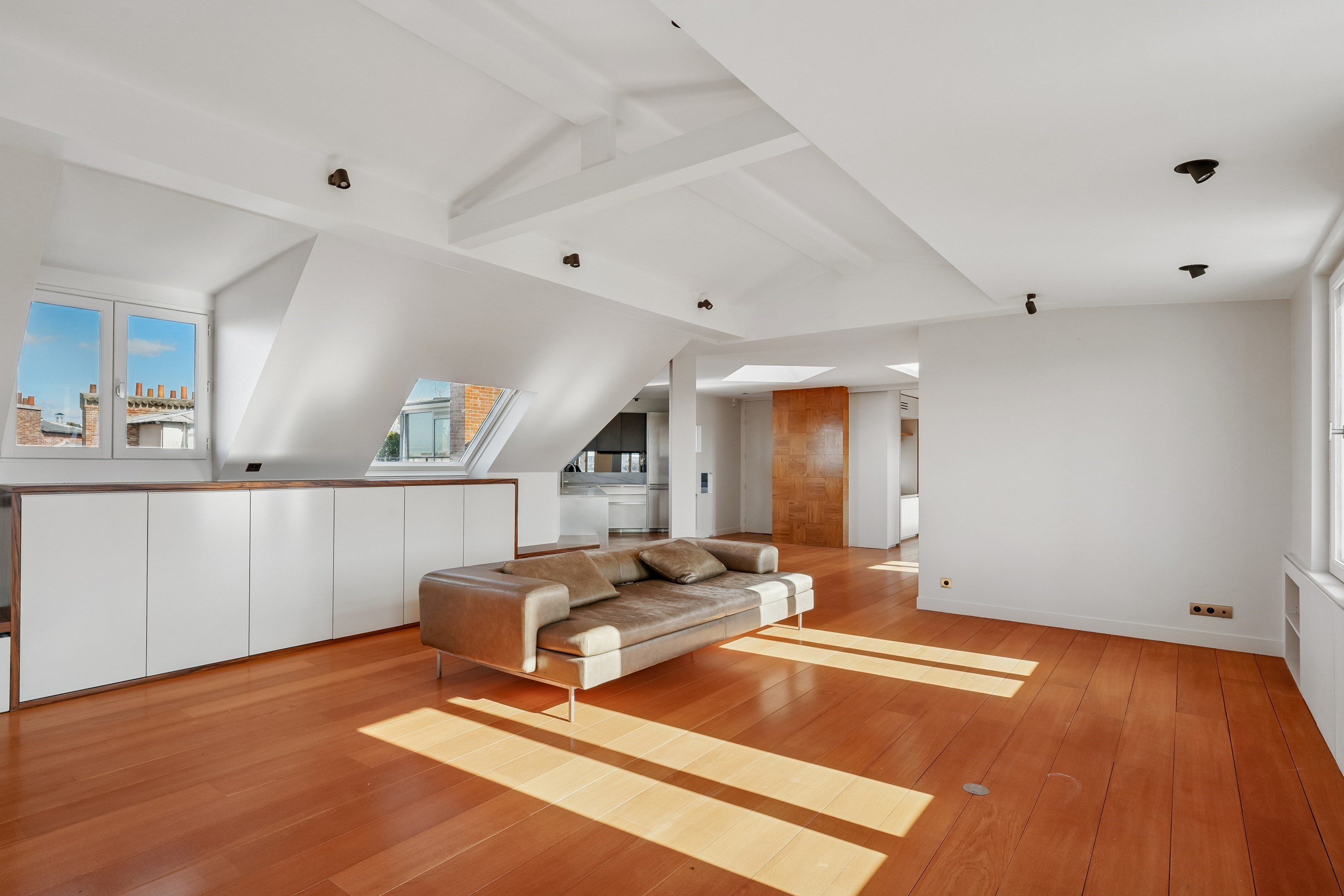  FOR SALE - Top floor apartment - 1 bedroom - Views over PARIS - Varenne - Matig… - 物件實景