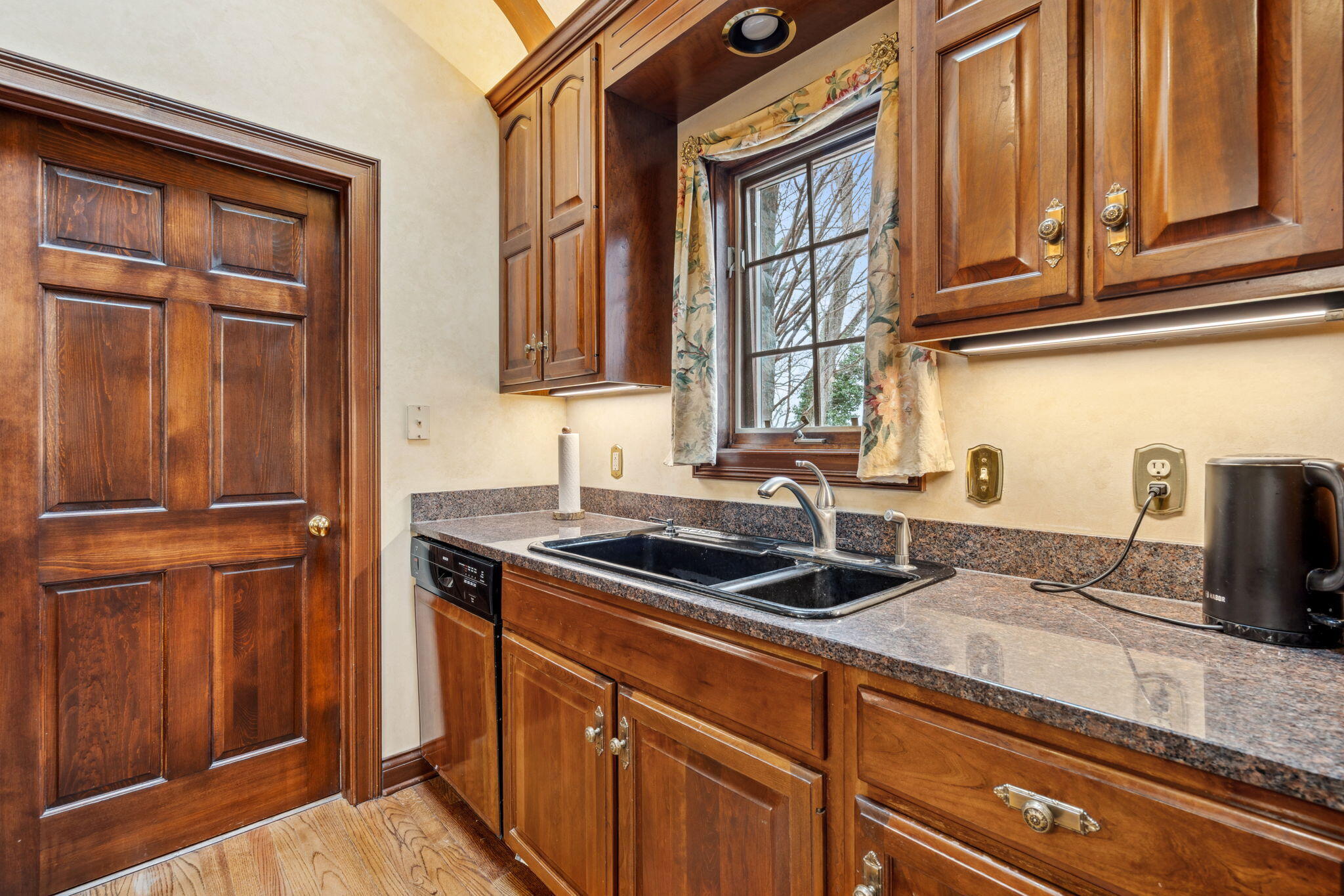 Saugatuck, Michigan, 49453, United States, 4 Bedrooms Bedrooms, ,5 BathroomsBathrooms,Residential,For Sale,1980395