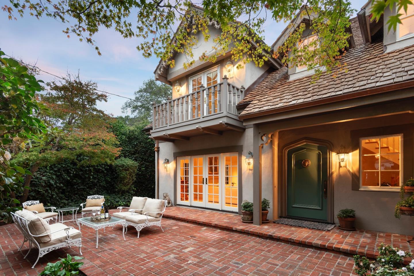 Burlingame, California, 94010, United States, 3 Bedrooms Bedrooms, ,3 BathroomsBathrooms,Residential,For Sale,1991997