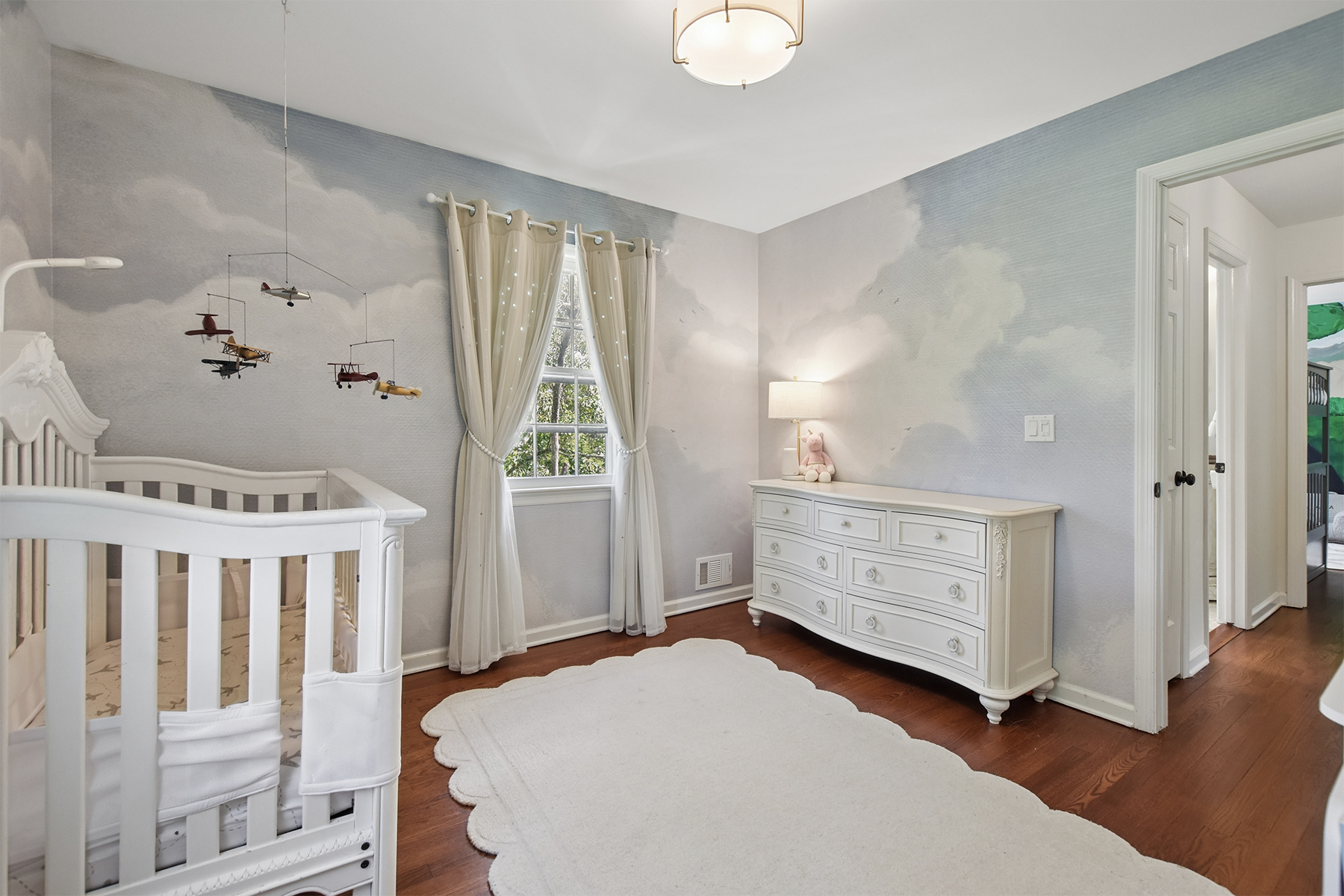 Immaculate Custom Colonial Located on a Traditional Country Setting - 物件實景
