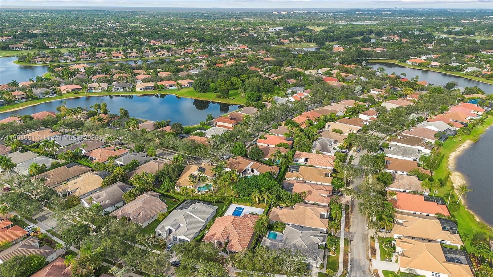 Weston, Florida, 33332, United States, 5 Bedrooms Bedrooms, ,4 BathroomsBathrooms,Residential,For Sale,1987743