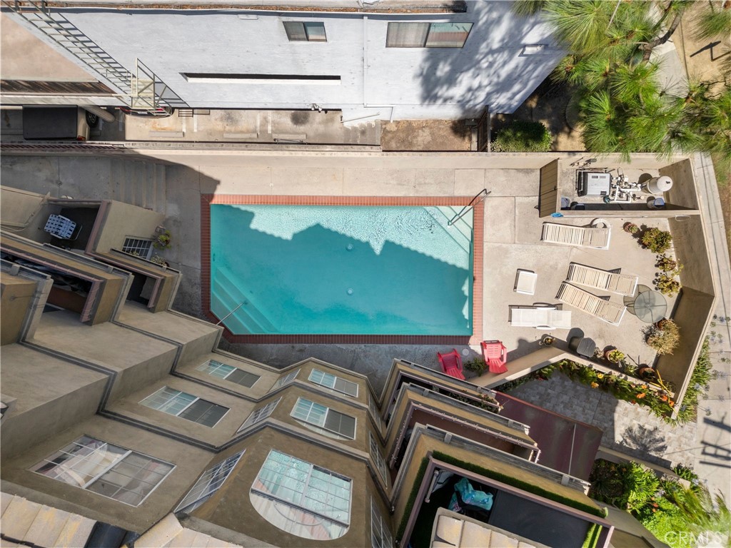 Sherman Oaks, California, 91423, United States, 2 Bedrooms Bedrooms, ,2 BathroomsBathrooms,Residential,For Sale,1708509