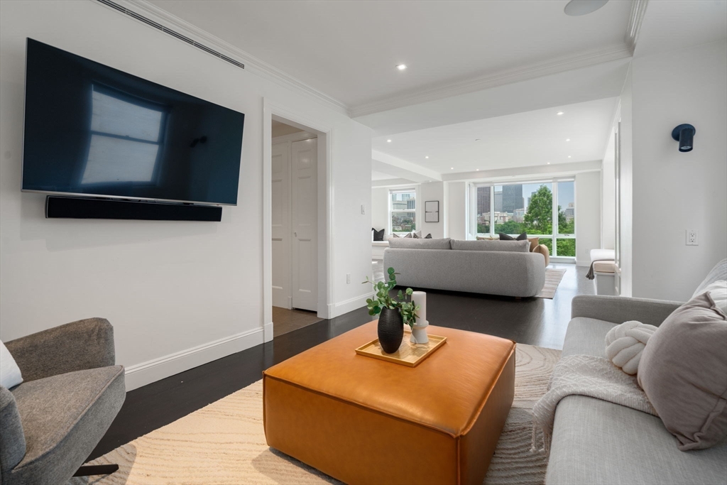 Boston, Massachusetts, 02116, United States, 3 Bedrooms Bedrooms, ,3 BathroomsBathrooms,Residential,For Sale,1895702