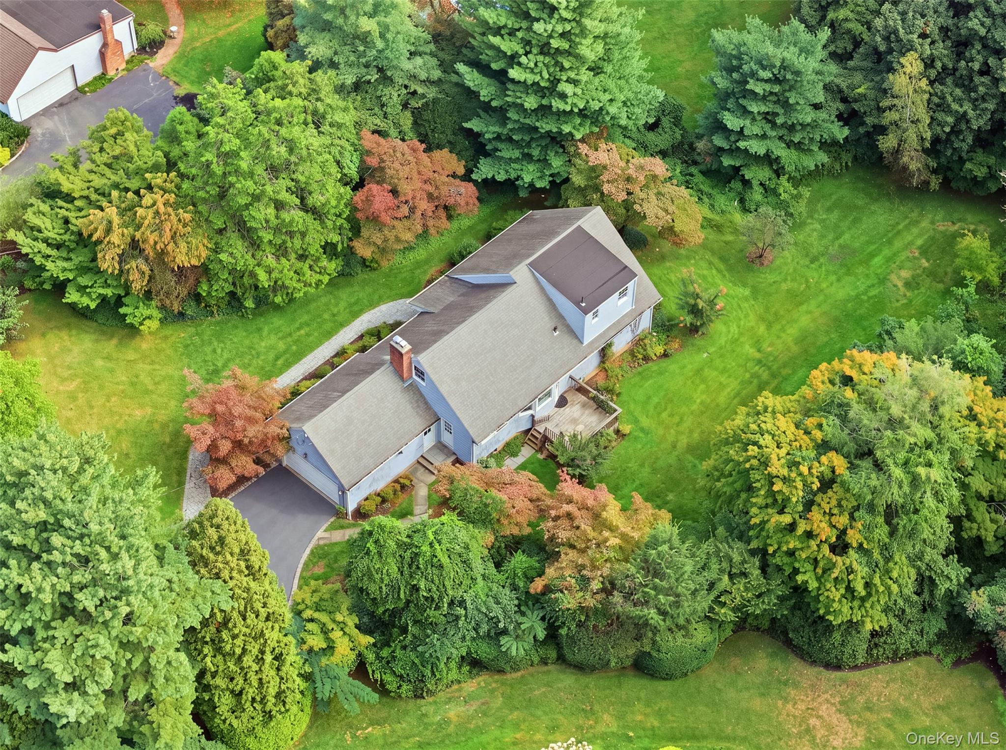  174 Flower Hill Road, Halesite, NY, 11743 - 物件實景