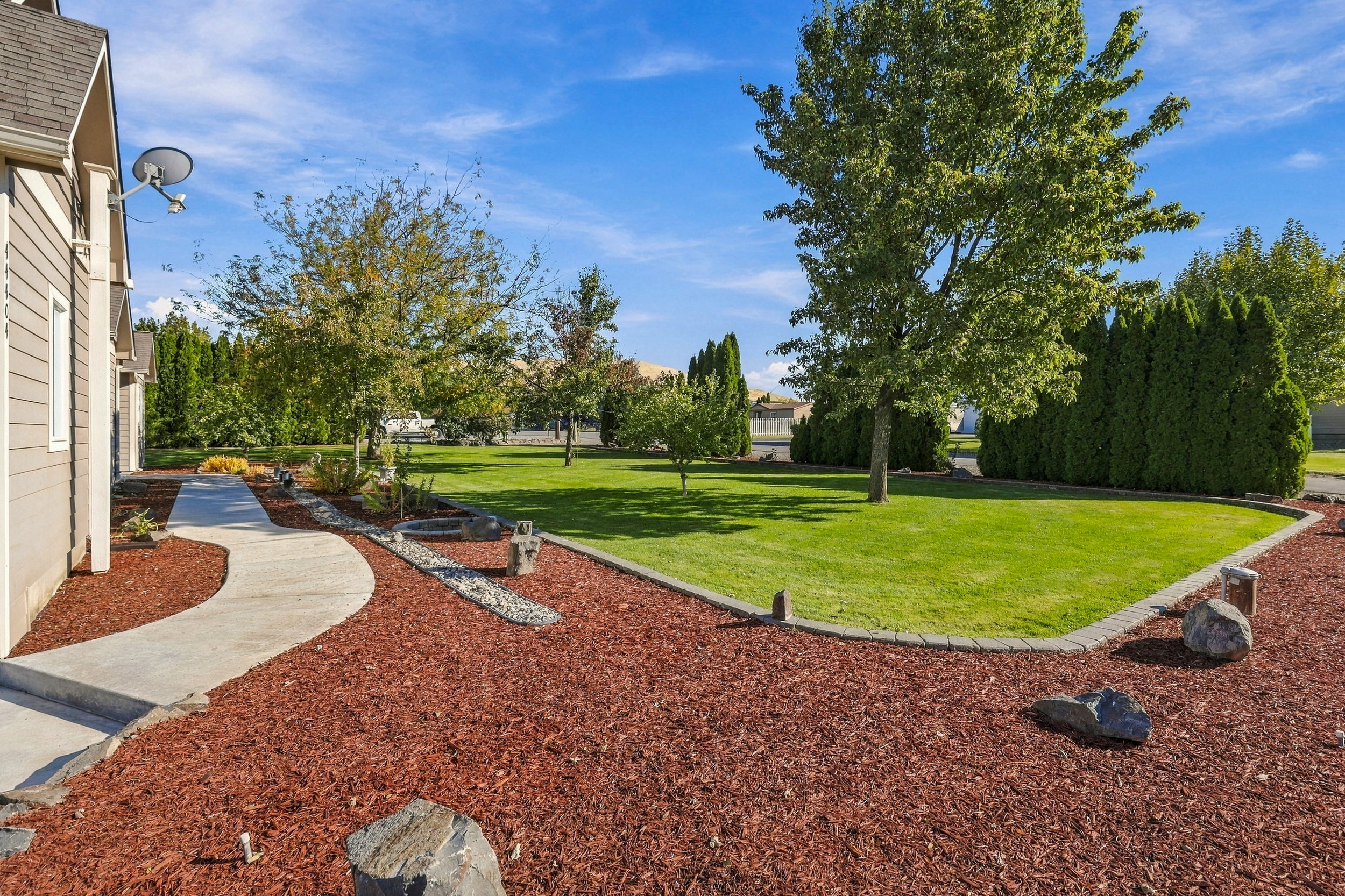  1.25 acres w vineyard views/mountain custom home - 物件實景