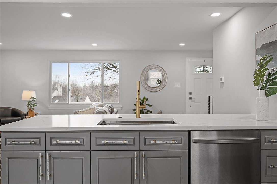 Mt Lebanon, Pennsylvania, 15243, United States, 4 Bedrooms Bedrooms, ,3 BathroomsBathrooms,Residential,For Sale,1875977