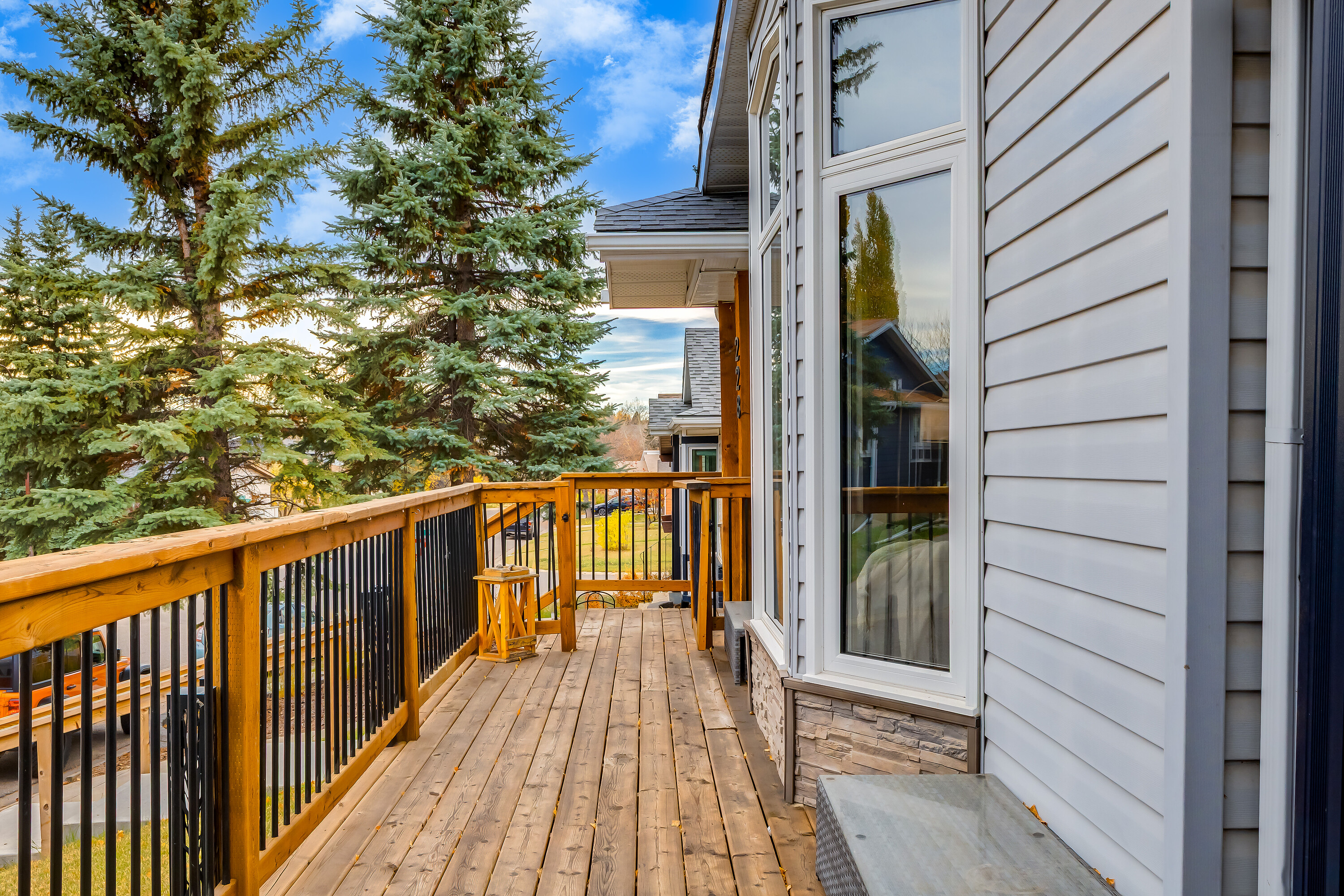 228 Deer Ridge Place SE - 物件實景