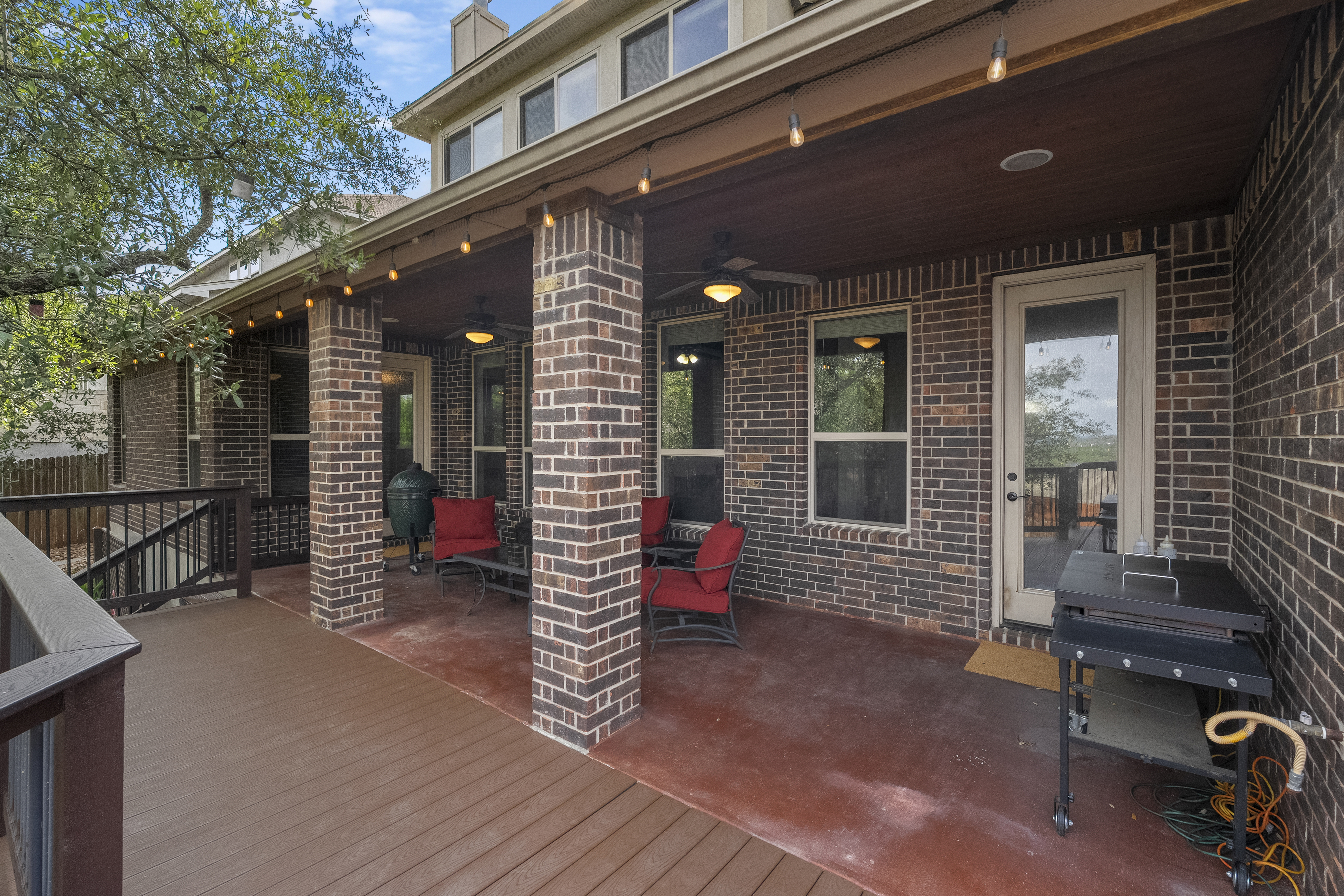  Thoughtfully Designed with Exceptional Floor Plan - 物件實景