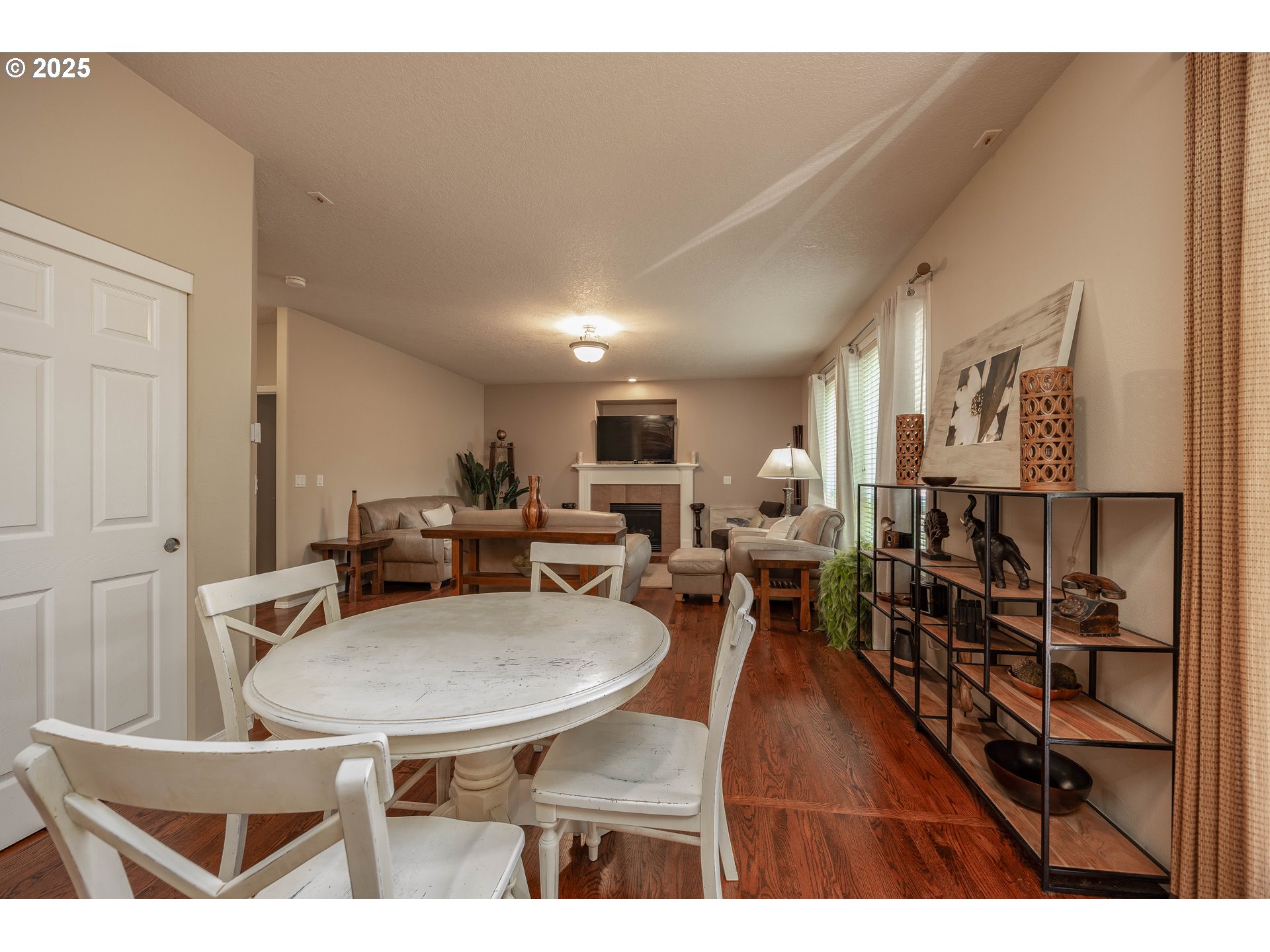 Portland, Oregon, 97229, United States, 4 Bedrooms Bedrooms, ,2 BathroomsBathrooms,Residential,For Sale,1877425