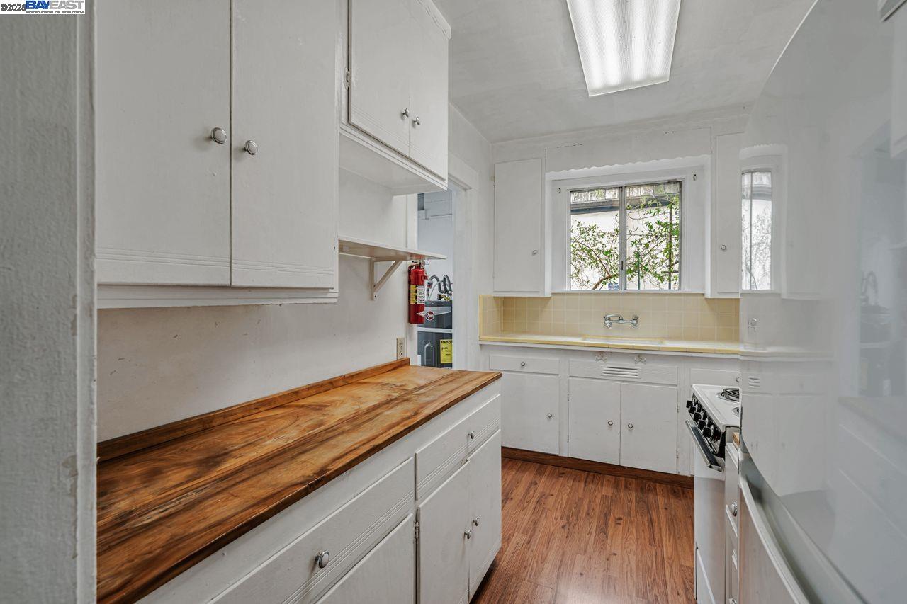 Alameda, California, 94501, United States, 1 Bedroom Bedrooms, ,1 BathroomBathrooms,Residential,For Sale,1917026