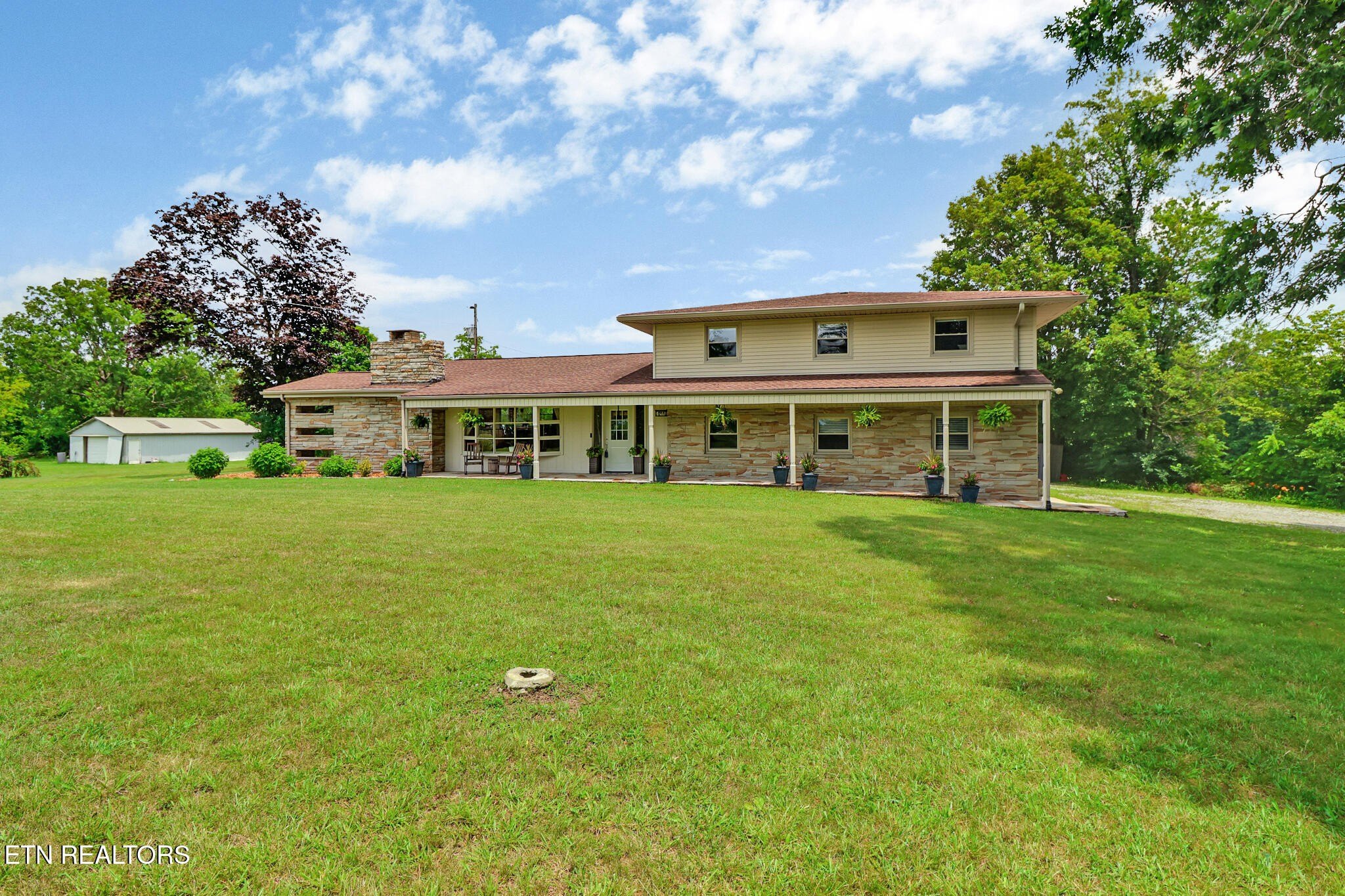 Crossville, Tennessee, 38571, United States, 5 Bedrooms Bedrooms, ,3 BathroomsBathrooms,Residential,For Sale,1986080