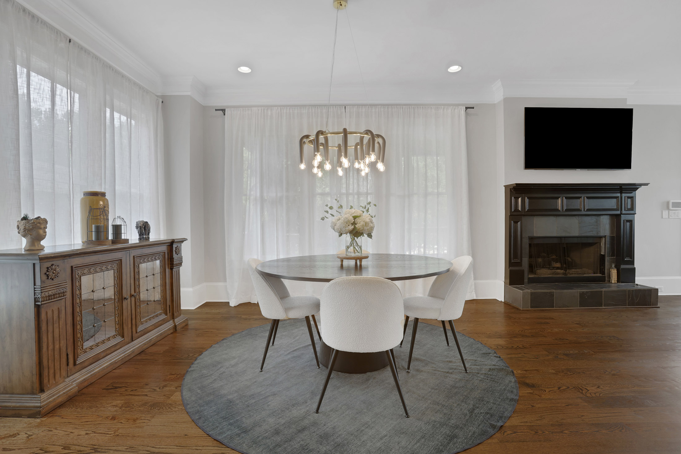  Sophisticated Brick Residence in Coveted Brookhaven Location - 物件實景