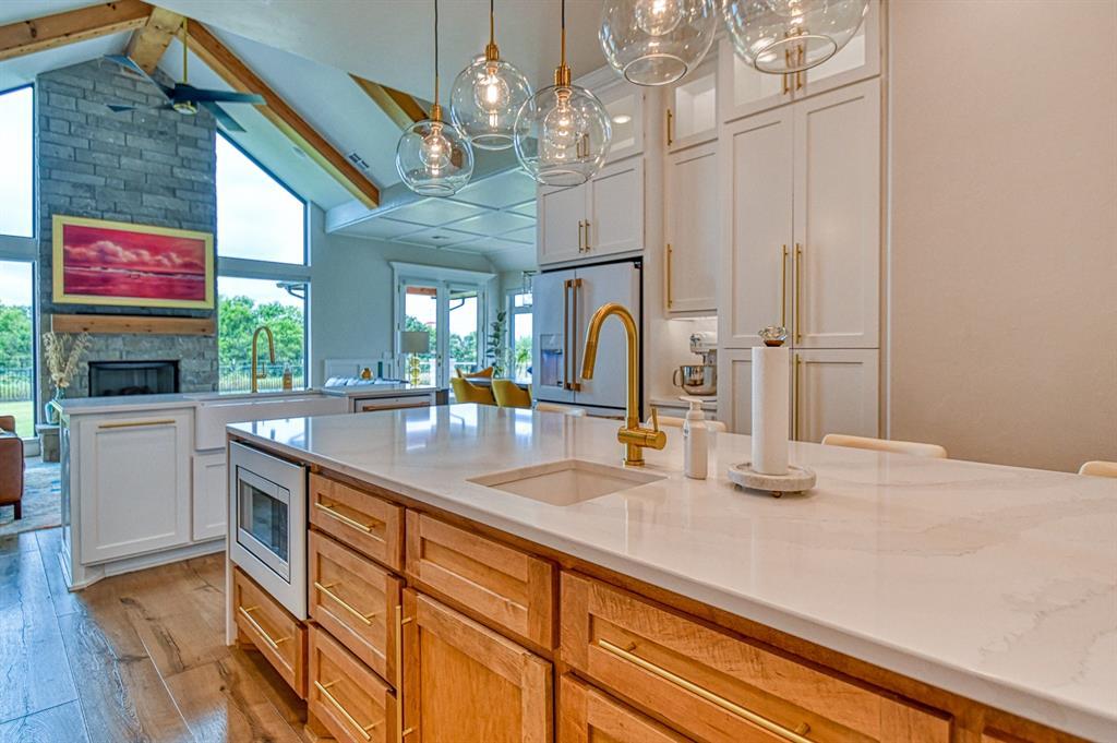 Amber, Oklahoma, 73004, United States, 6 Bedrooms Bedrooms, ,4 BathroomsBathrooms,Residential,For Sale,1984407