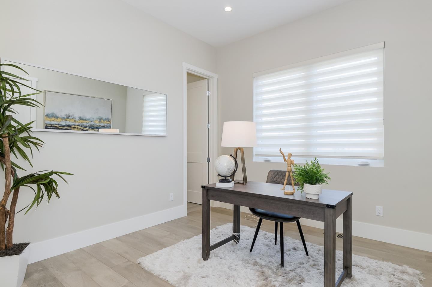 Menlo Park, California, 94025, United States, 5 Bedrooms Bedrooms, ,6 BathroomsBathrooms,Residential,For Sale,1927394