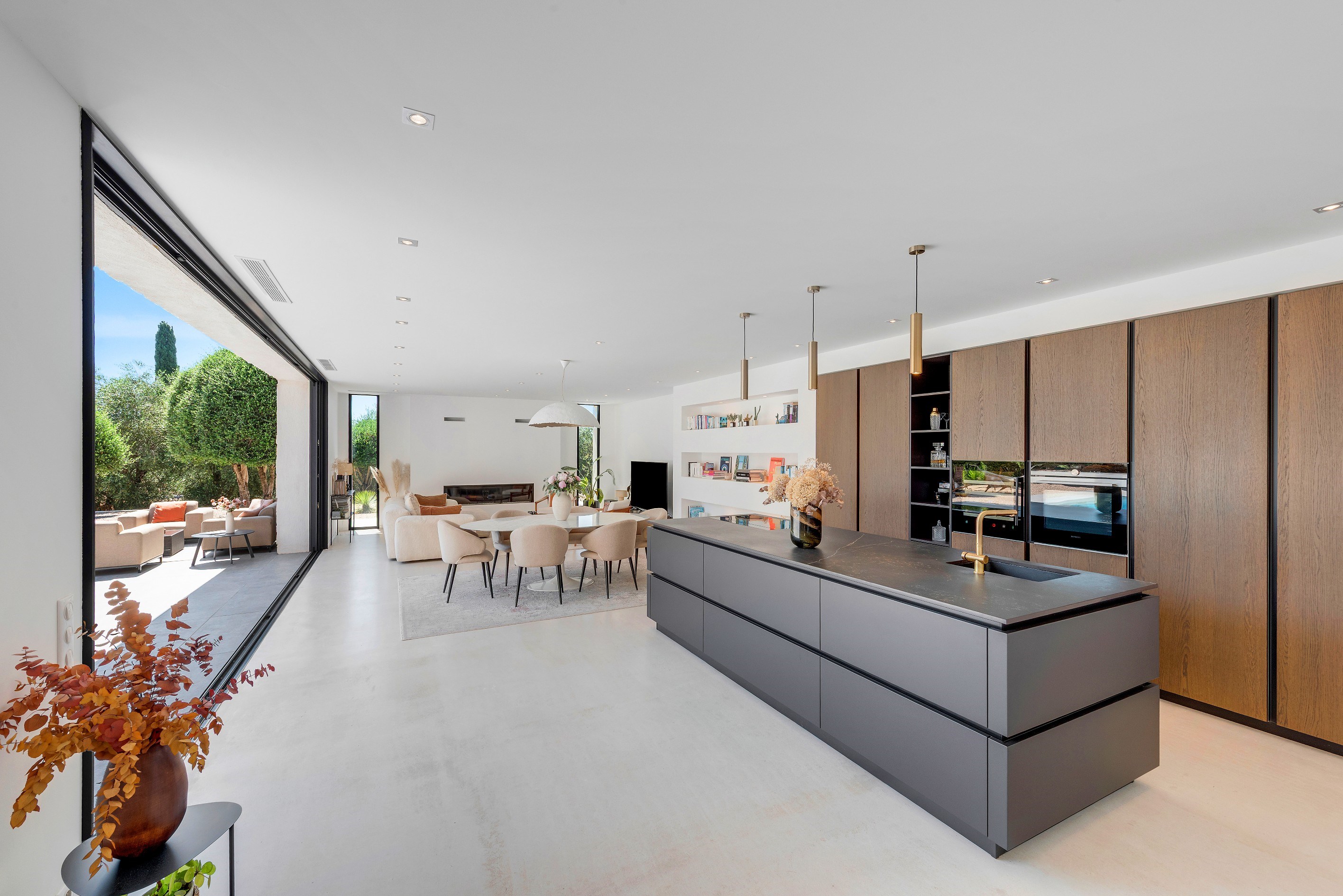  French Riviera estate combining modern architecture and historic stone charm - 物件實景