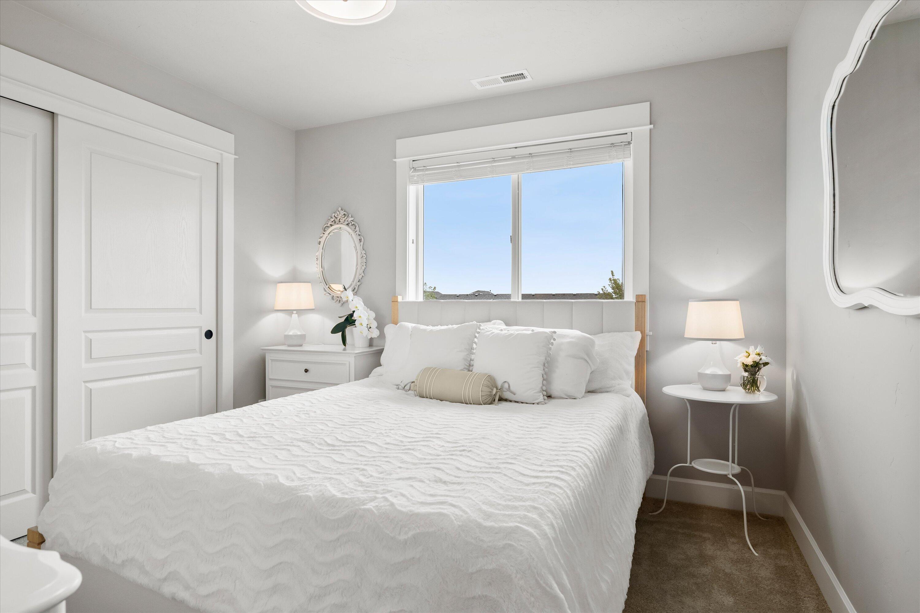 Redmond, Oregon, 97756, United States, 4 Bedrooms Bedrooms, ,3 BathroomsBathrooms,Residential,For Sale,1982797