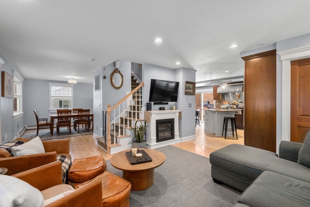 Swansea, Massachusetts, 02777, United States, 3 Bedrooms Bedrooms, ,2 BathroomsBathrooms,Residential,For Sale,1847611