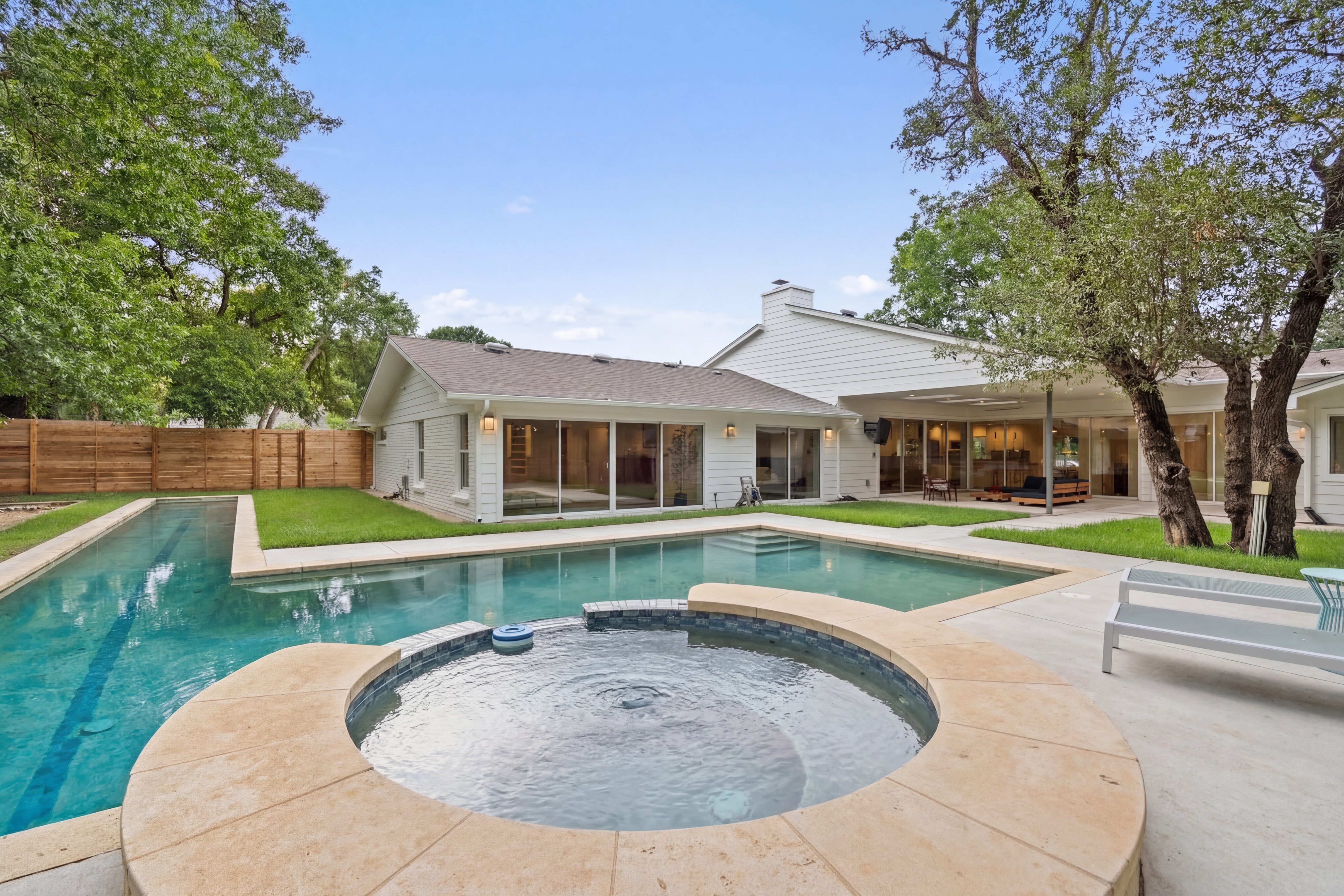  Midcentury Modern NW Hills Off Market - Lap Pool, Huge Windows, Renovated - 物件實景