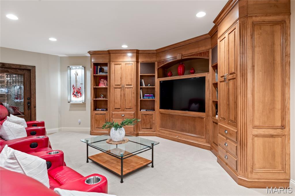 Town and Country, Missouri, 63141, United States, 5 Bedrooms Bedrooms, ,7 BathroomsBathrooms,Residential,For Sale,1966685