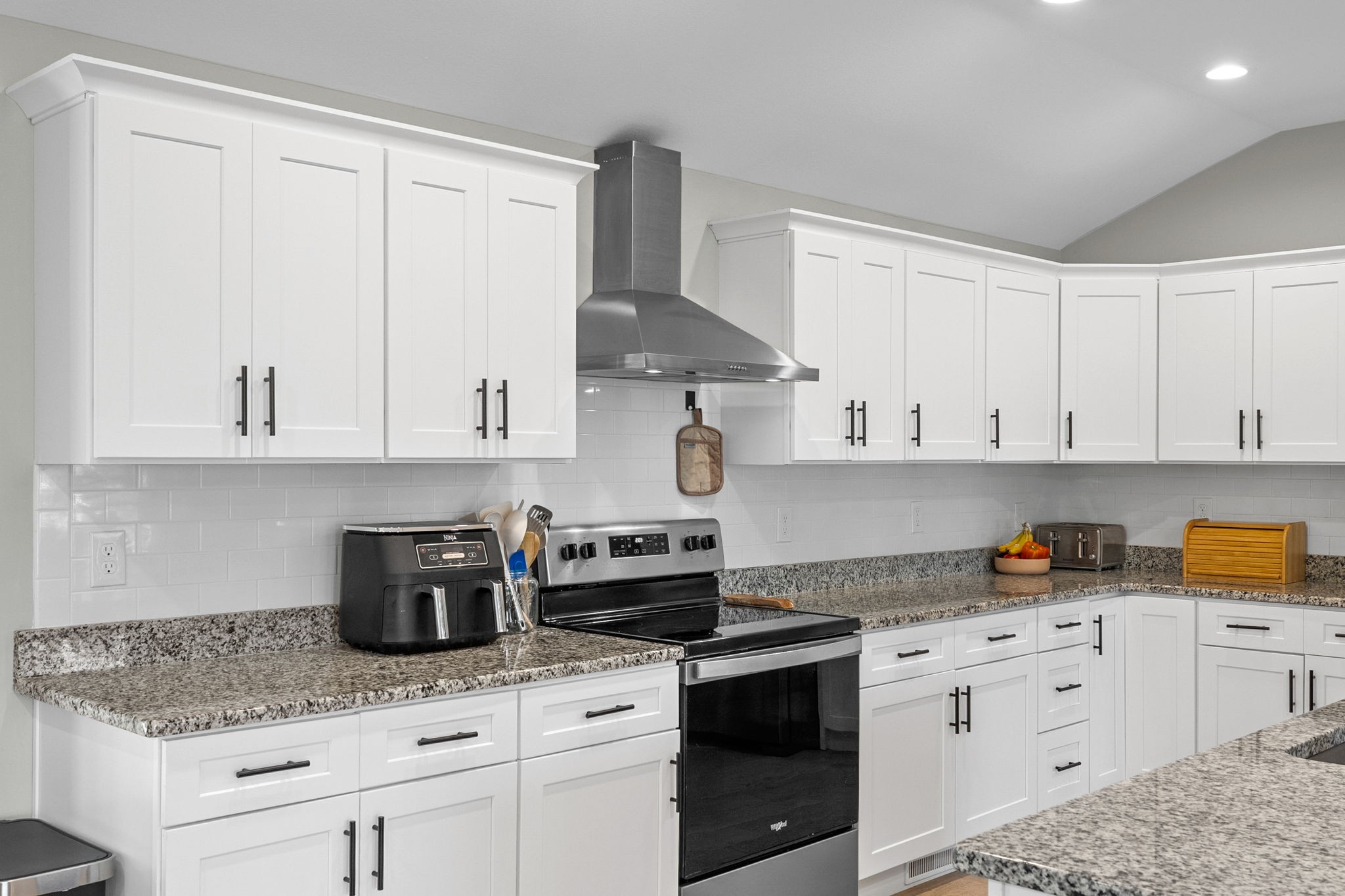 Clarksville, Tennessee, 37040, United States, 4 Bedrooms Bedrooms, ,3 BathroomsBathrooms,Residential,For Sale,1988852