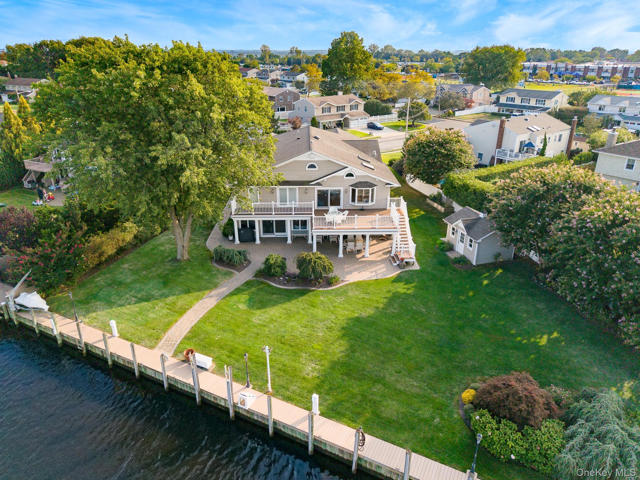West Islip, New York, 11795, United States, 5 Bedrooms Bedrooms, ,5 BathroomsBathrooms,Residential,For Sale,1943882