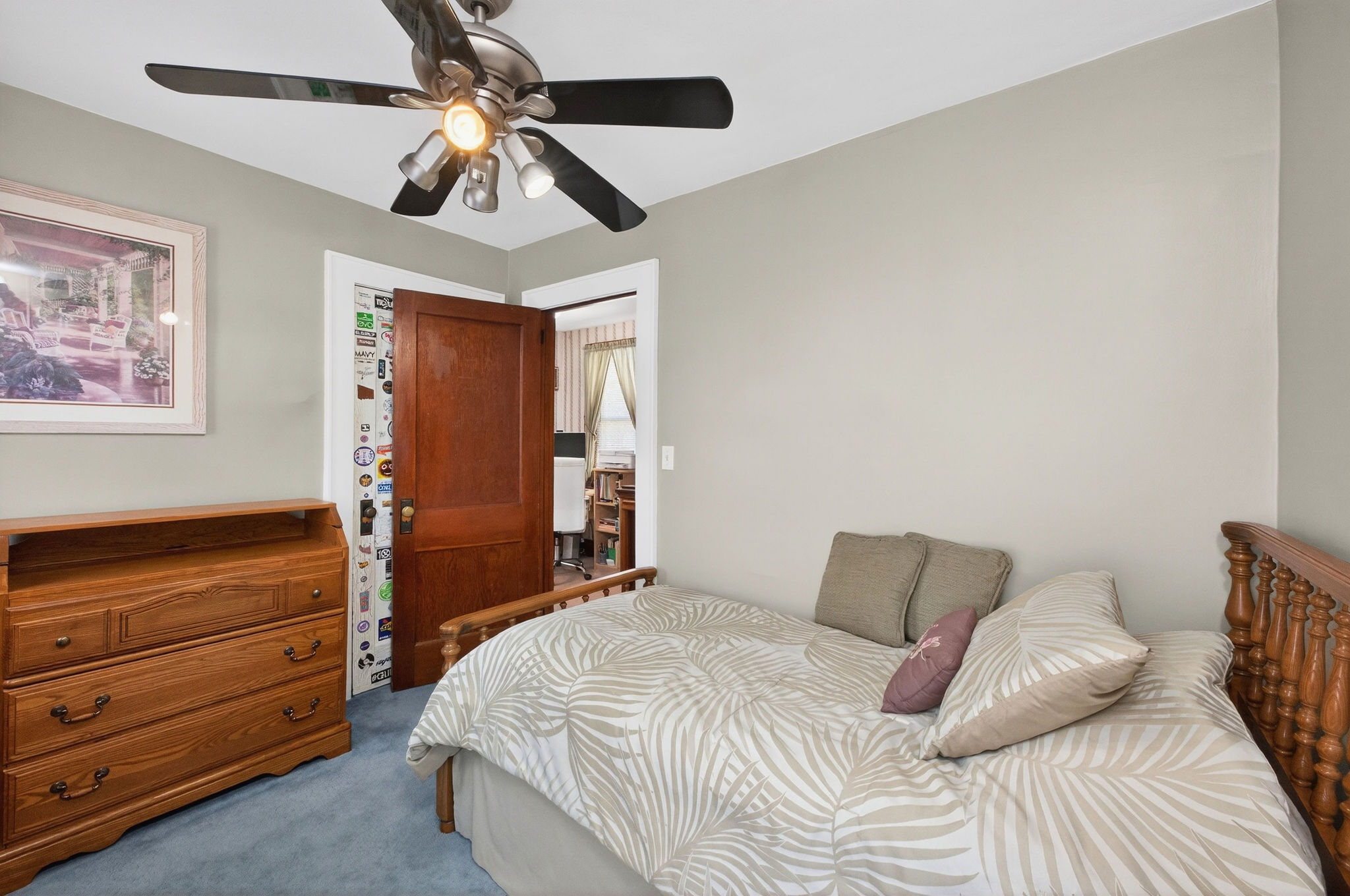  Colonial Home Blends Timeless Charm with Comfortable Everyday Living - 物件實景