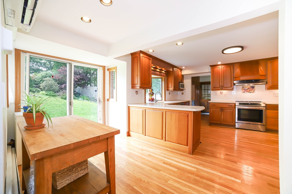 Worcester, Massachusetts, 01609, United States, 5 Bedrooms Bedrooms, ,4 BathroomsBathrooms,Residential,For Sale,1907639