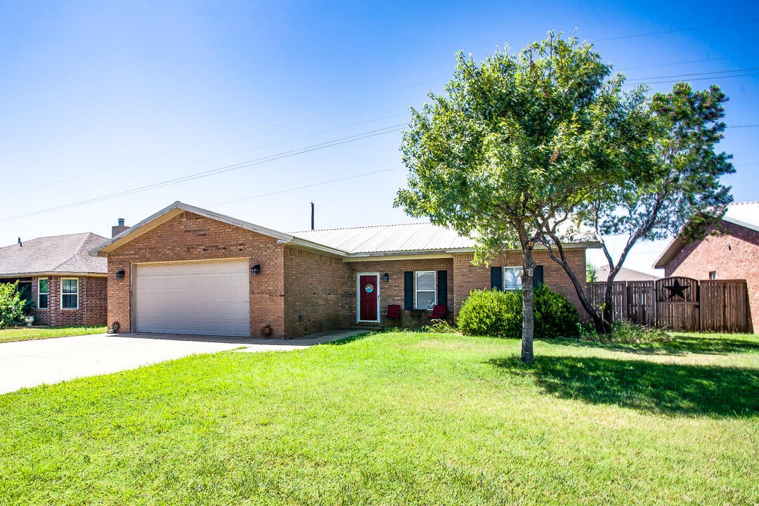 11th St, Wolfforth, TX 79382 #1