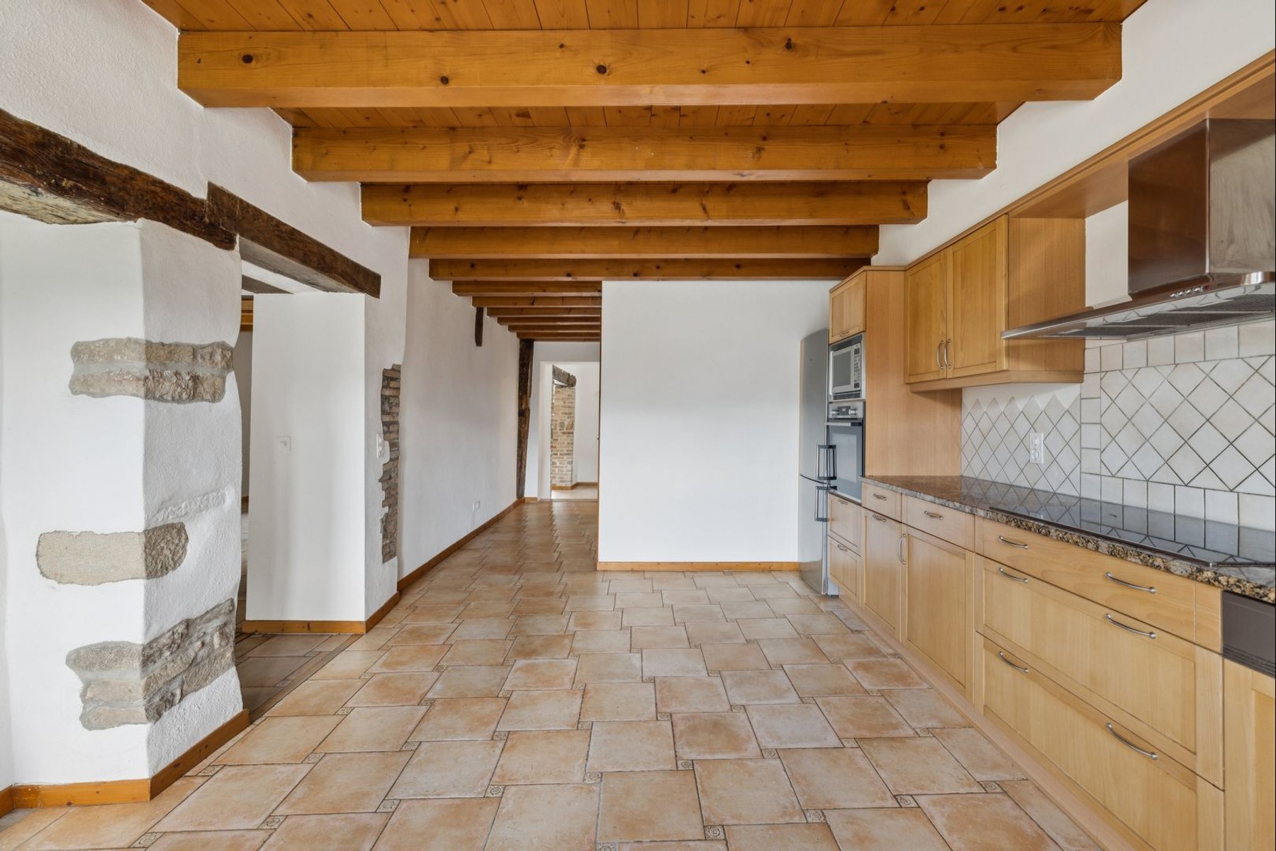  BEAUTIFUL FAMILY VILLA WITH CHARACTER - 物件實景