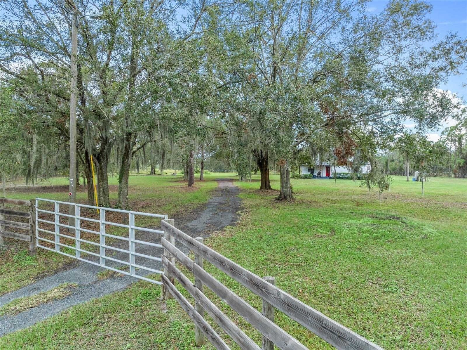 FROSTPROOF, Florida, 33843, United States, 4 Bedrooms Bedrooms, ,3 BathroomsBathrooms,Residential,For Sale,1976415