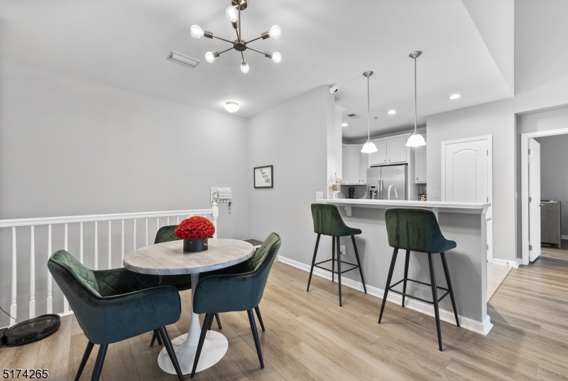 Hanover Twp., New Jersey, 07981, United States, 2 Bedrooms Bedrooms, ,2 BathroomsBathrooms,Residential,For Sale,2003399