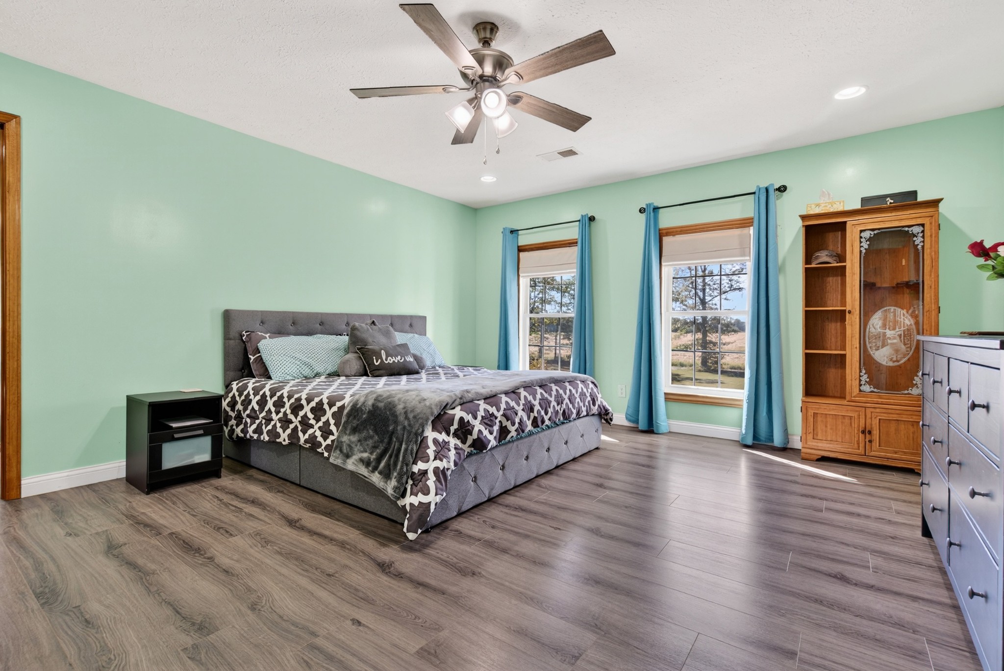 Puryear, Tennessee, 38251, United States, 4 Bedrooms Bedrooms, ,4 BathroomsBathrooms,Residential,For Sale,1981229