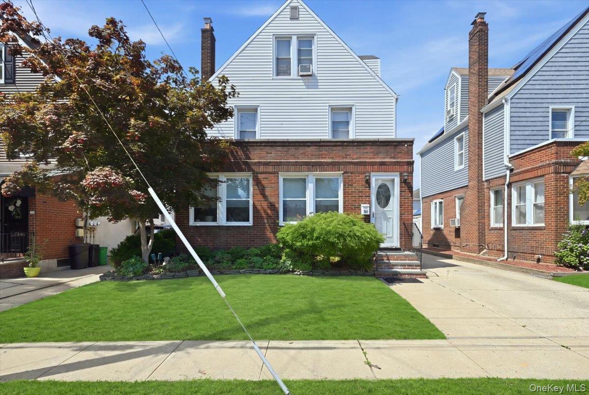 11th St, New Hyde Park, NY 11040 #1