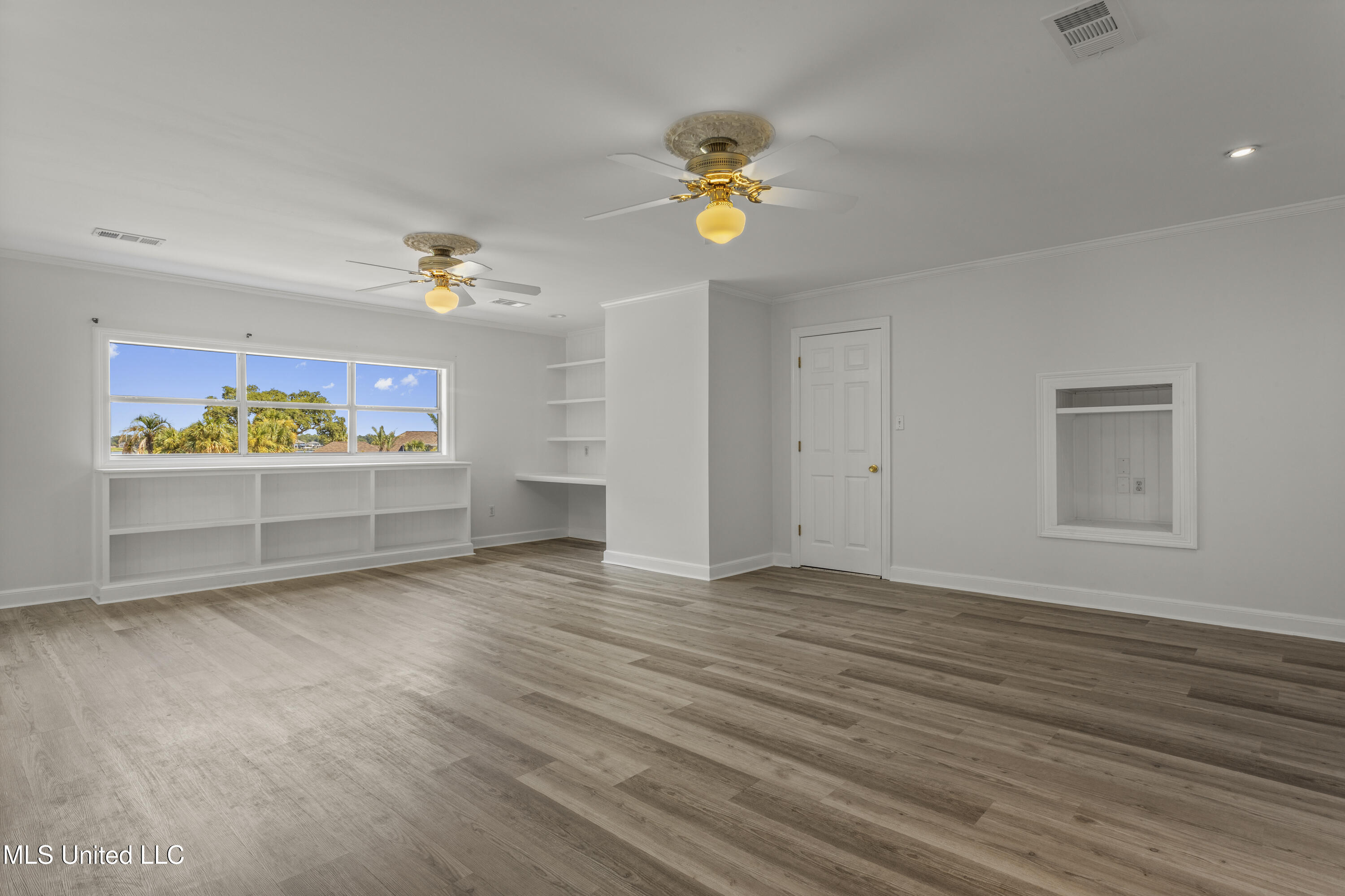 Biloxi, Mississippi, 39531, United States, 4 Bedrooms Bedrooms, ,3 BathroomsBathrooms,Residential,For Sale,1908803
