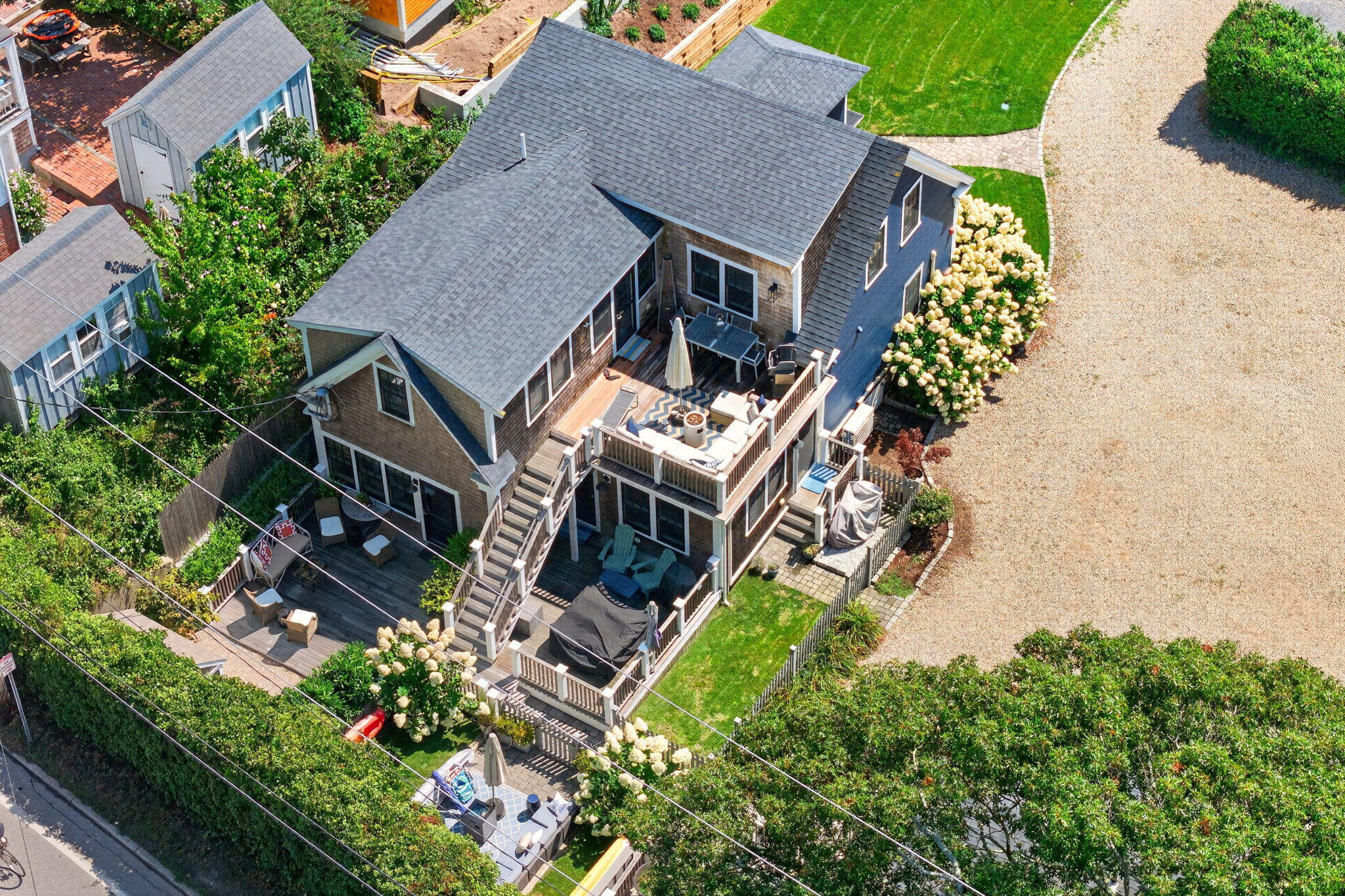  Designer Finishes, Private Yard & Deeded Parking - 物件實景