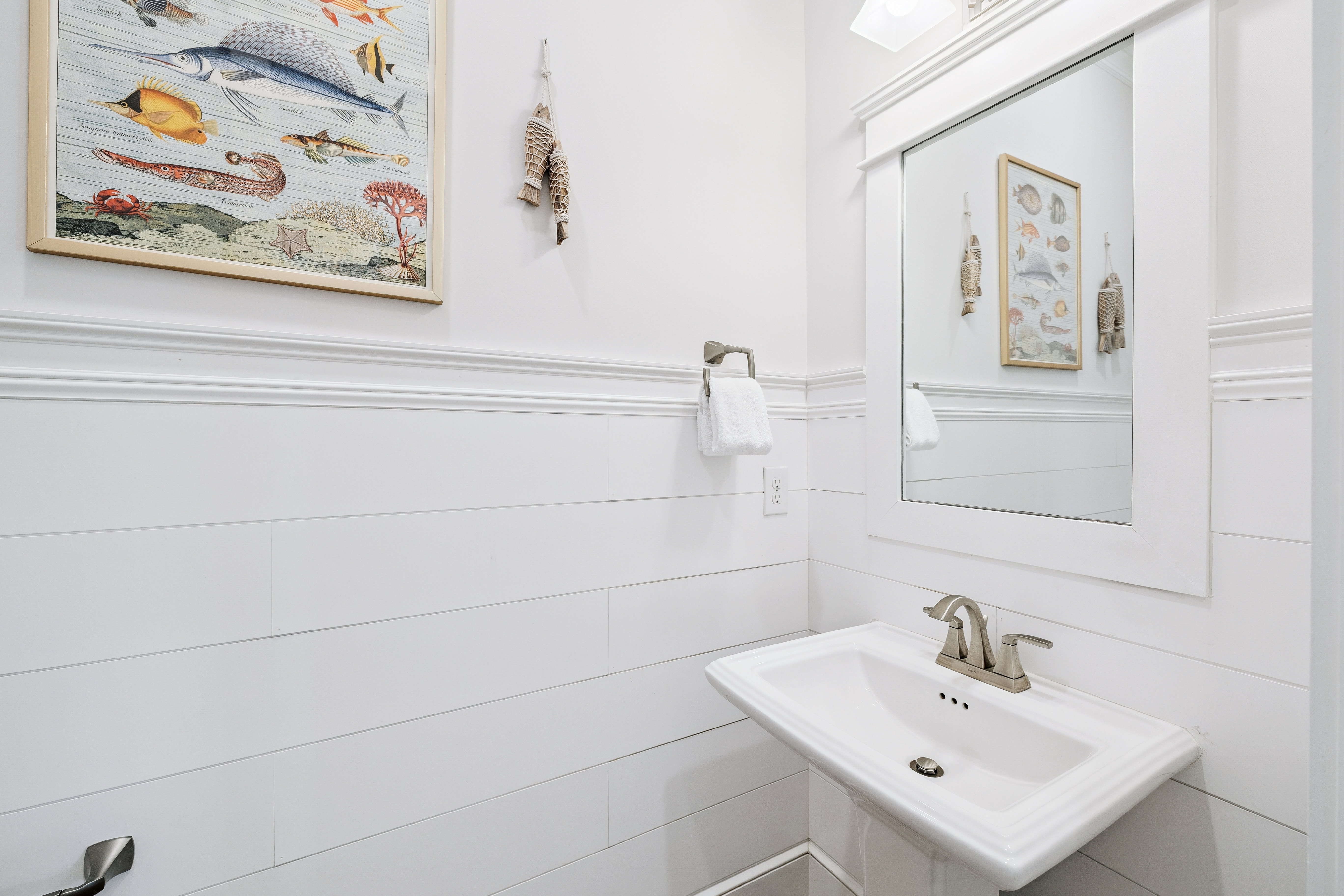  Spacious 3-Level Home With Elevator & Steps to Community Pool - 物件實景