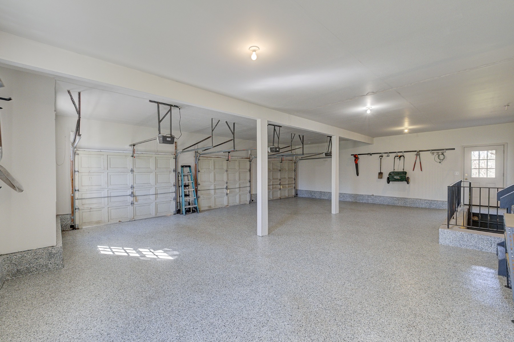  Meticulous ?Hill View Farms? Neighborhood Colonial - 物件實景