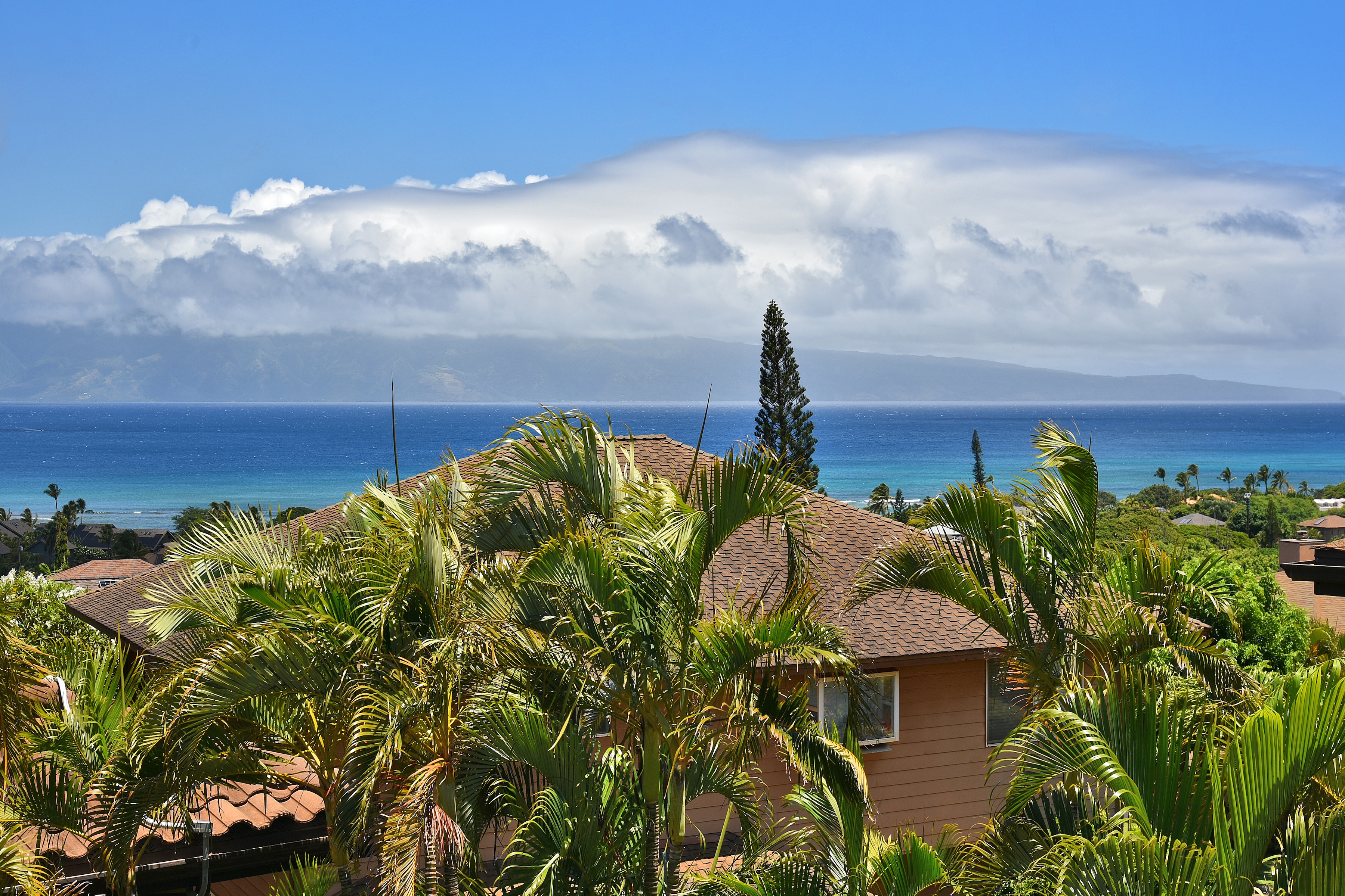  Updated two-story home featuring ocean and island views - 物件實景